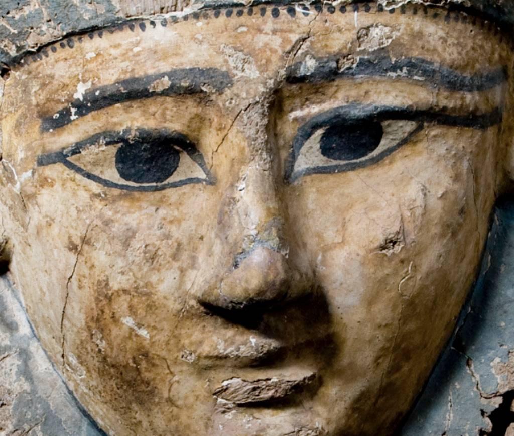 Monumental upper Sarcophagus lid in polychrome wood. Late period, Saïte dynasty 711- 332 BC.

Provenance: Private European Collection.