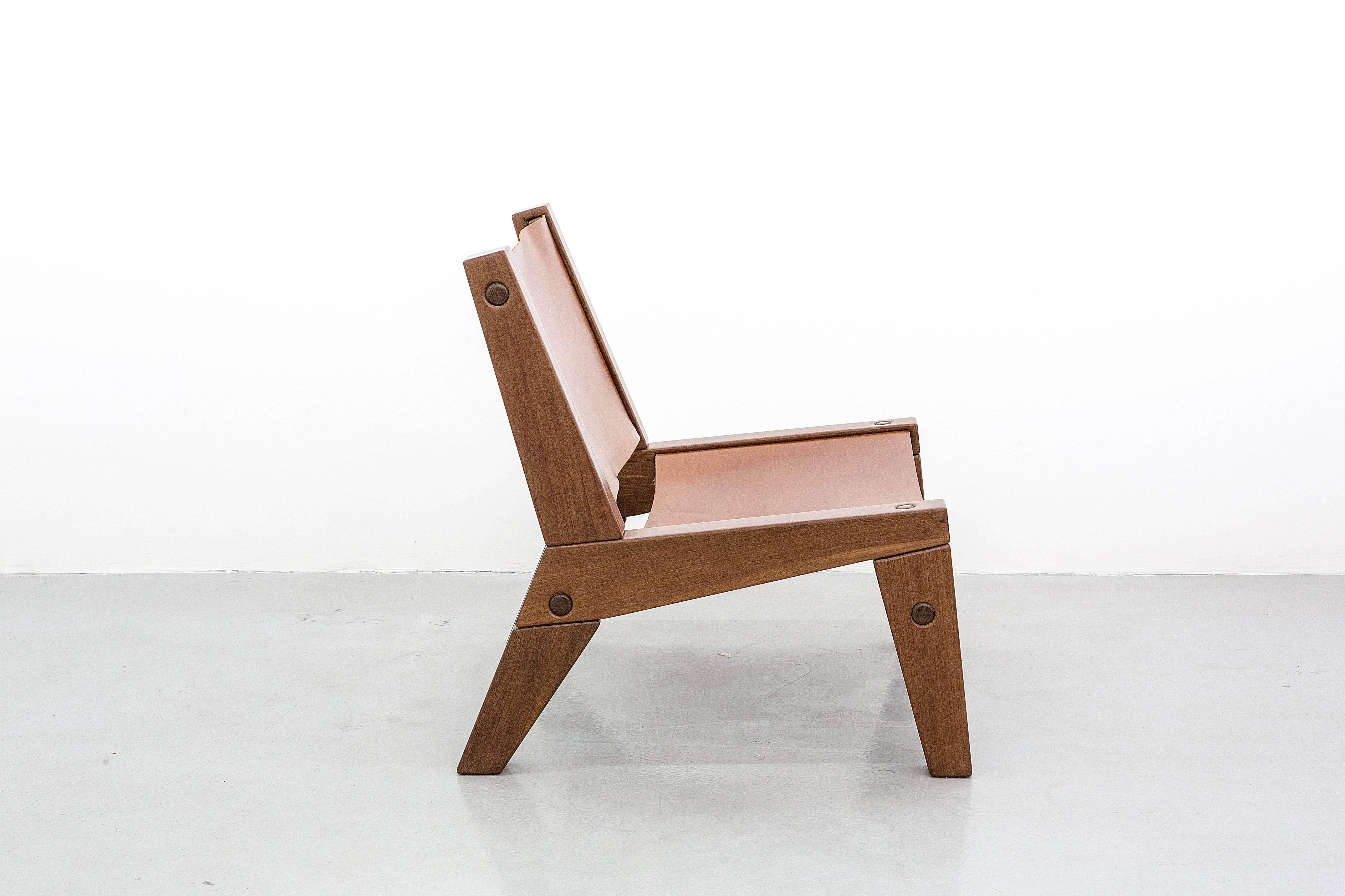 Lounge Chair by Zanini De Zanine, Brazilian Contemporary In Excellent Condition For Sale In Sao Paulo, SP