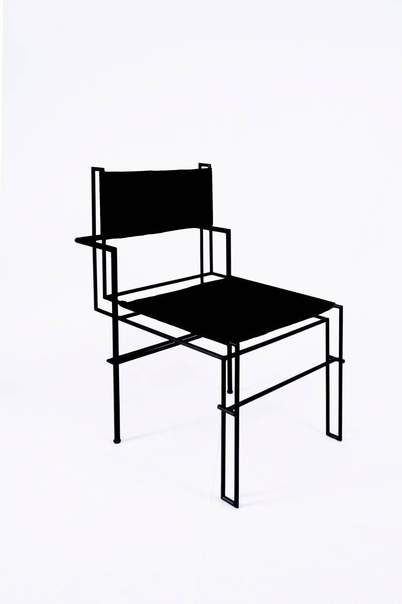 der Casbah-Stuhl von Nomade Atelier, inspiriert von den Fotogrammen von Lazlo Moholy-Nagy, steht ganz im Zeichen von linearem Gleichgewicht, Schwerkraft und Winkelbewegung. Eine andere Version dieser komplexen röhrenförmigen Struktur aus schwarzem