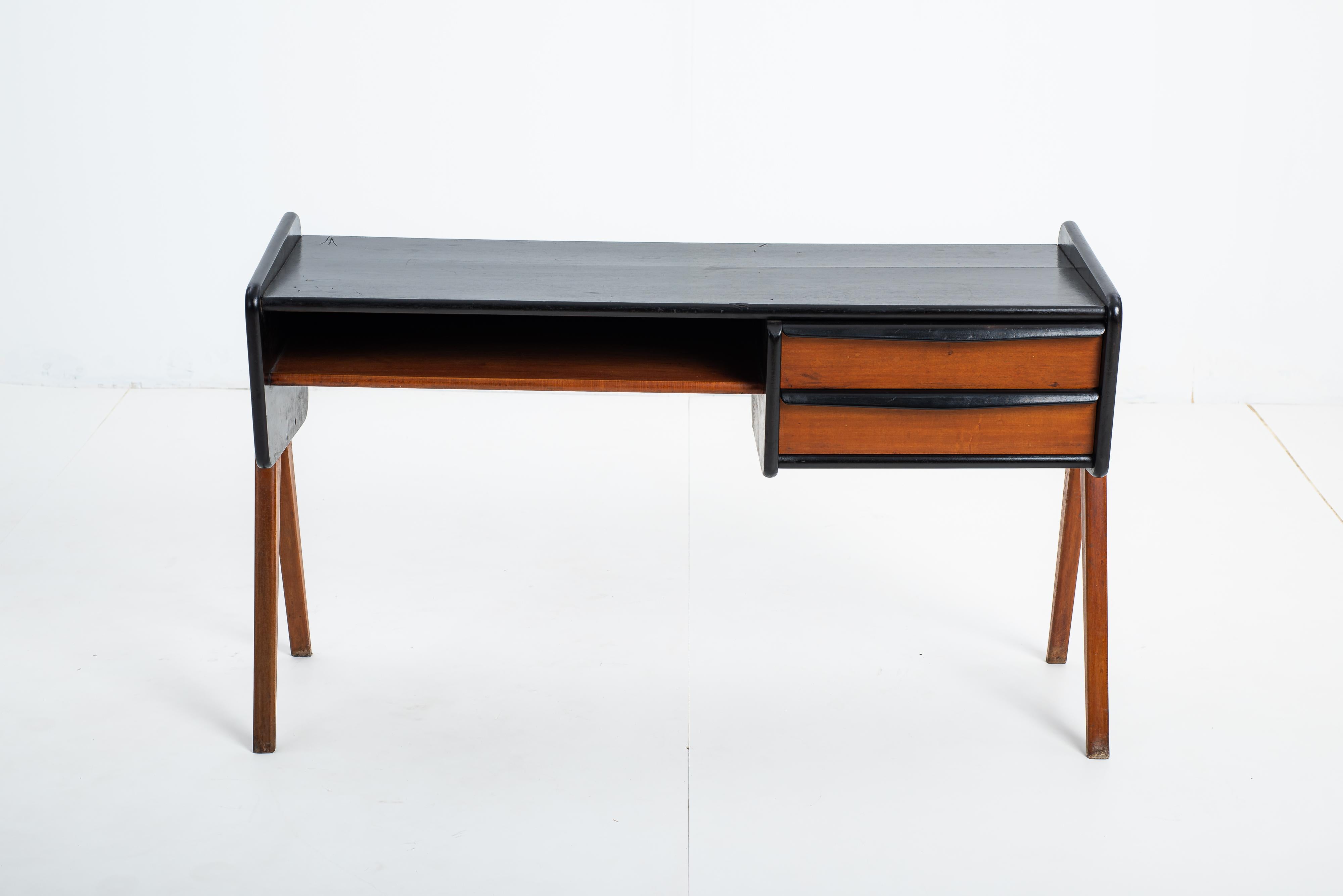 Legno Credenza moderna di metà secolo di CIMO Studio, Brasile, anni '50 in vendita
