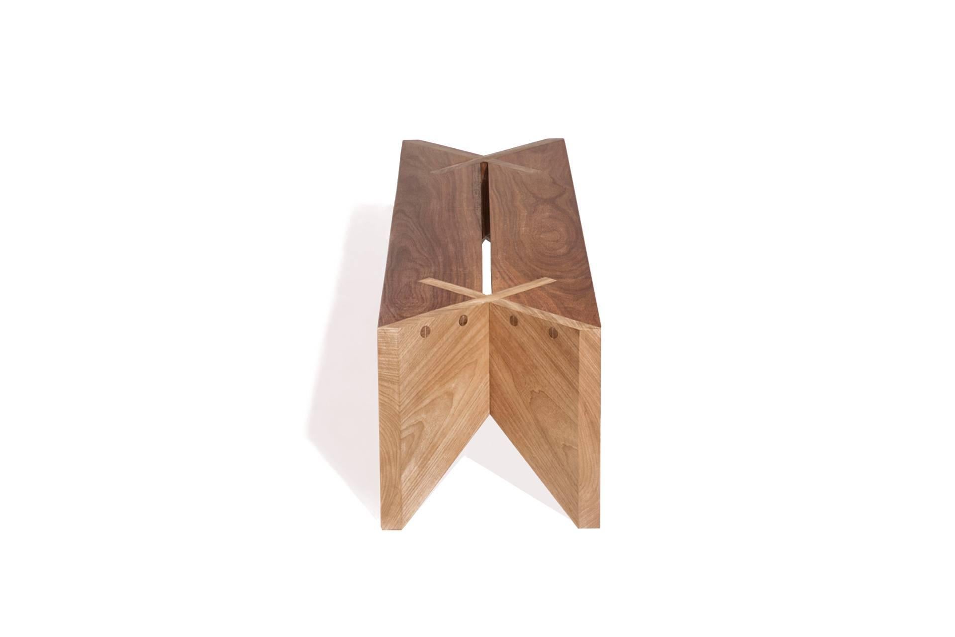 This contemporary bench in hardwood is an interpretation of functionality and technical refinement of fittings and handmade wood joints, the origin of the Xingu bench design.

The combination of all components in this bench is visually highlighted,