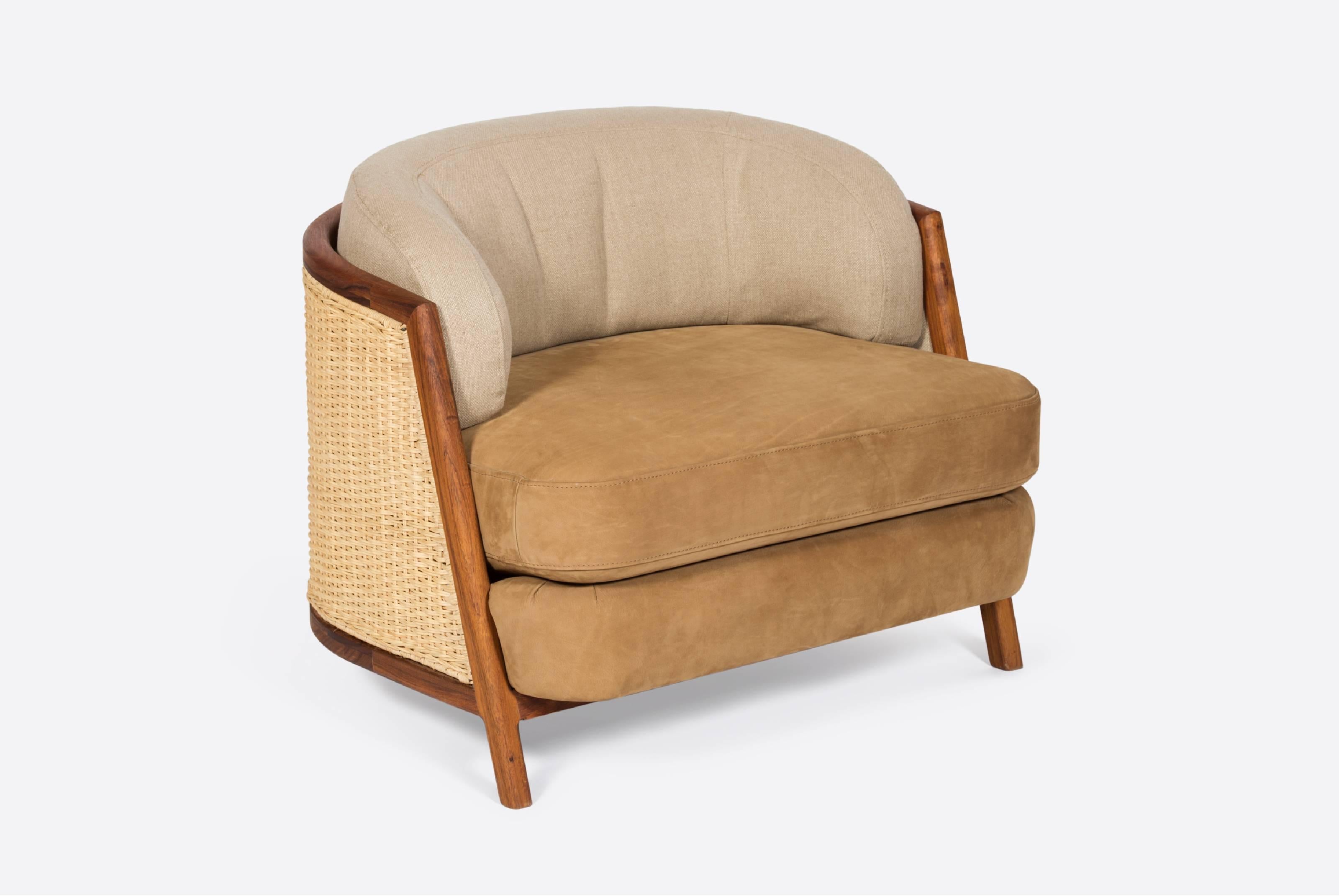A collection of armchairs that aims to enhance the work of artisans in Mexico. With a rattan back that provides sophistication and a warm touch to the piece.
