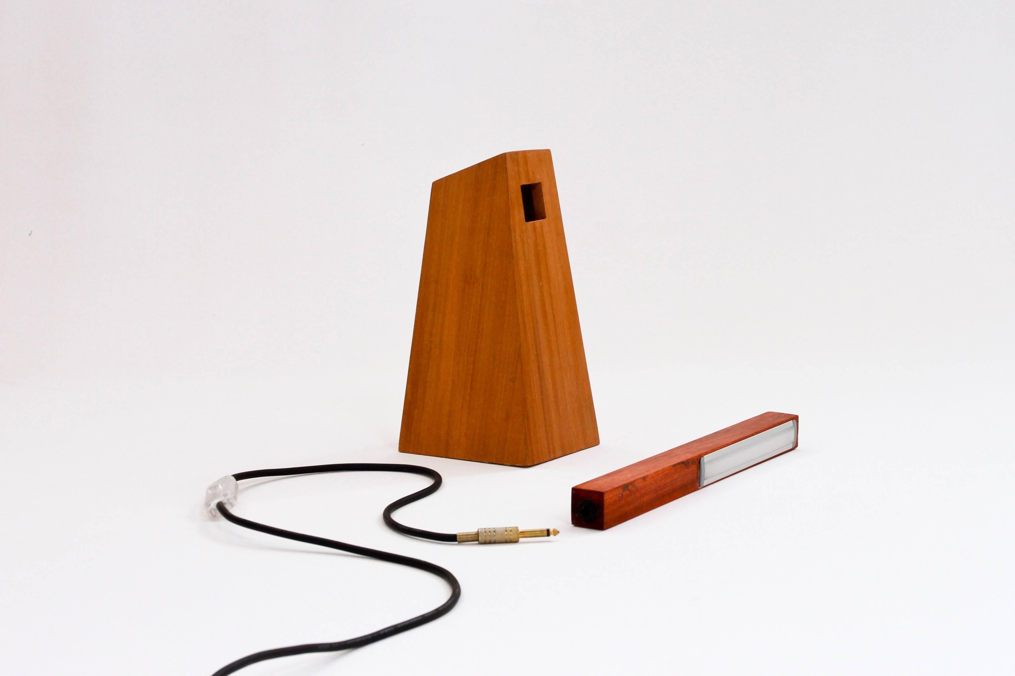 Table Lamp in Wood, Brazilian Contemporary Design by O Formigueiro For Sale 1