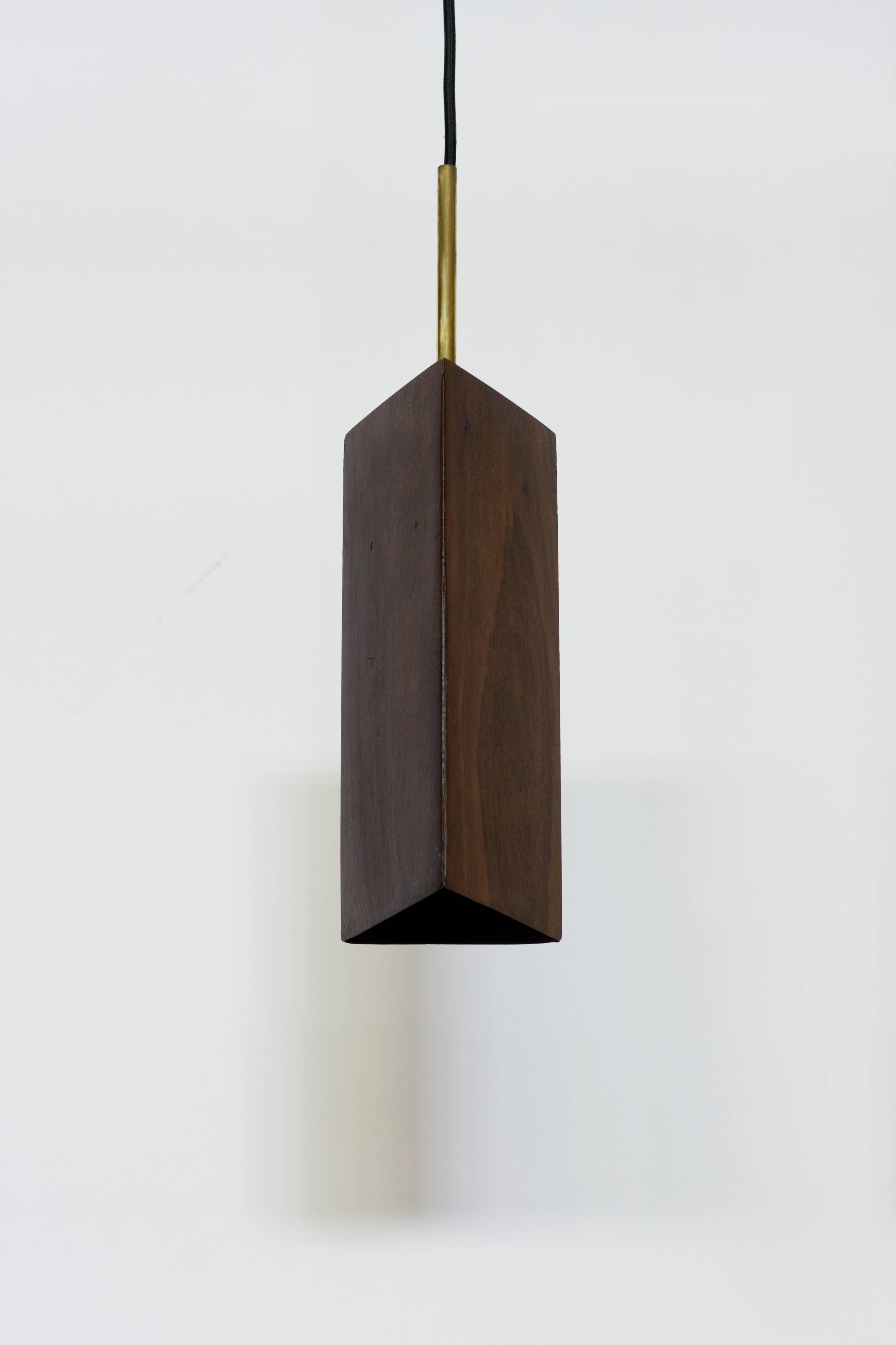 Pendant Lamp in Wood and Brass. Brazilian Contemporary Design by O Formigueiro. In New Condition For Sale In Rio de Janeiro, RJ