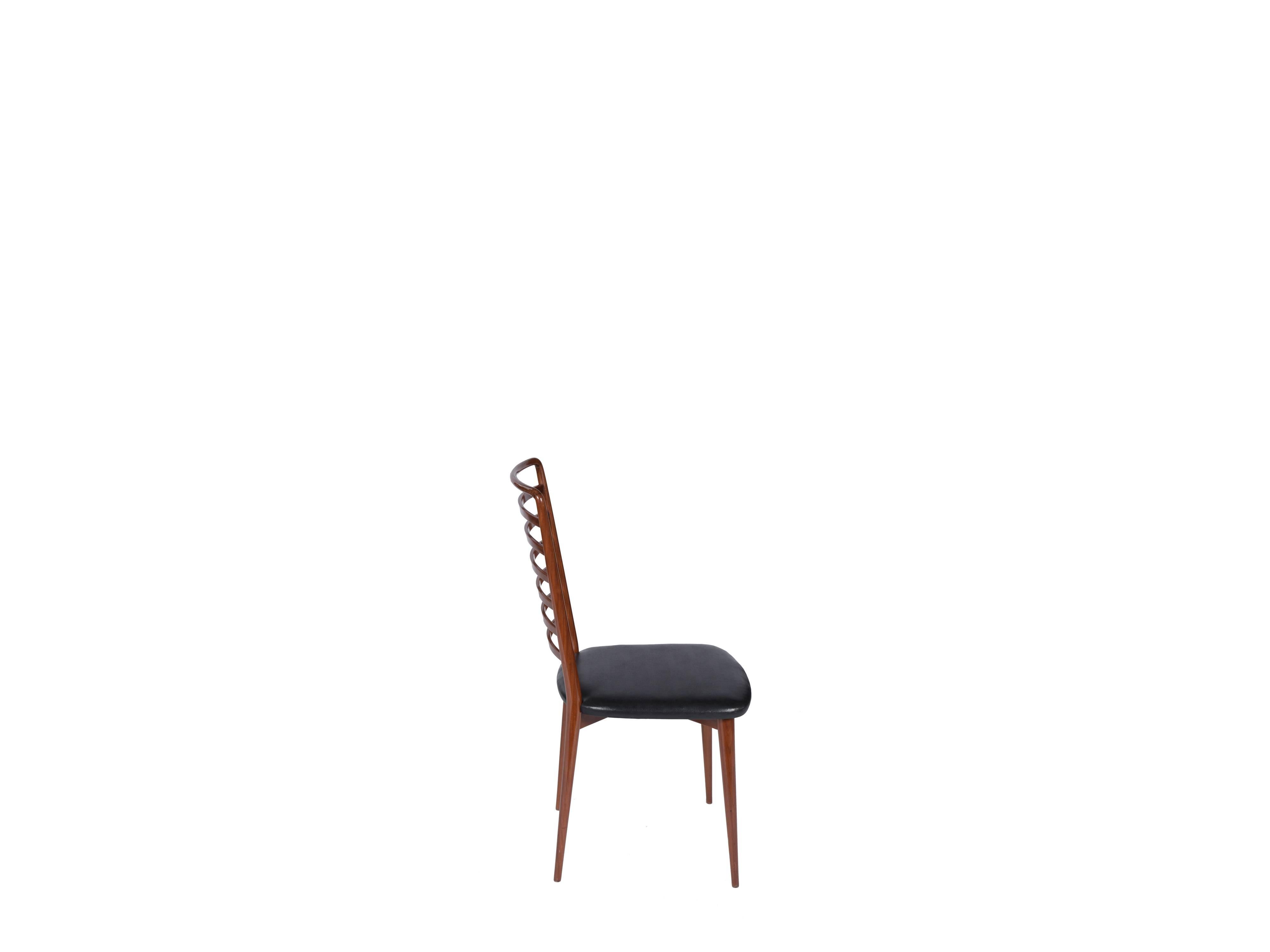 Mid-Century Modern Set of 6 Midcentury brazilian Chairs in brazilian wood by Joaquim Tenreiro, 50s