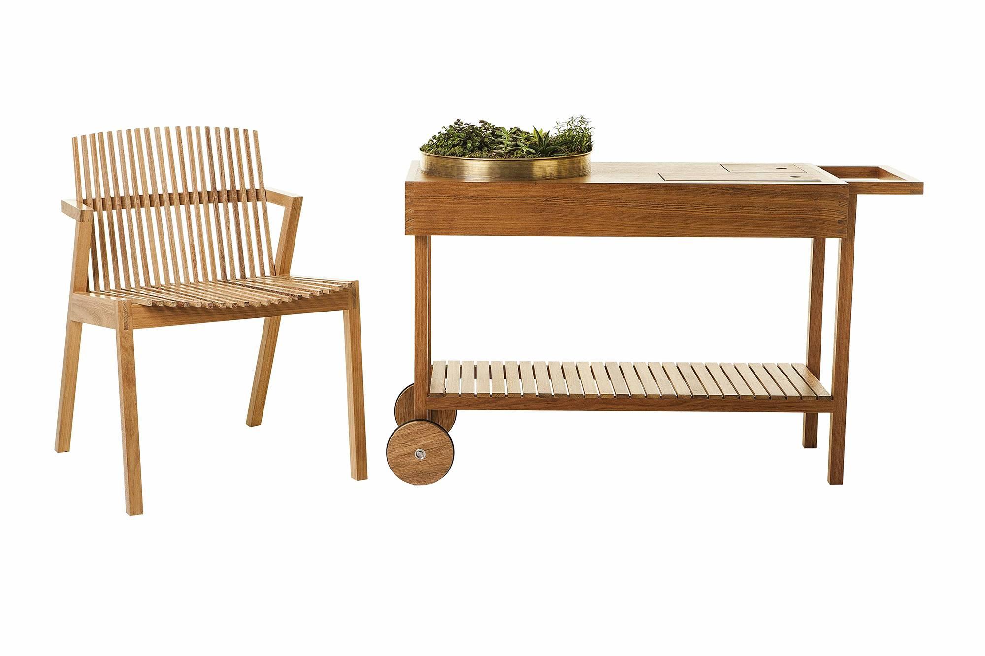Ce chariot de bar ou de thé est fabriqué en bois tropical brésilien. Il évoque l'ancien rituel de la préparation du thé, qui reste l'une des rares choses que nous ne pouvons pas accélérer. Dans notre culture accélérée où la connectivité instantanée