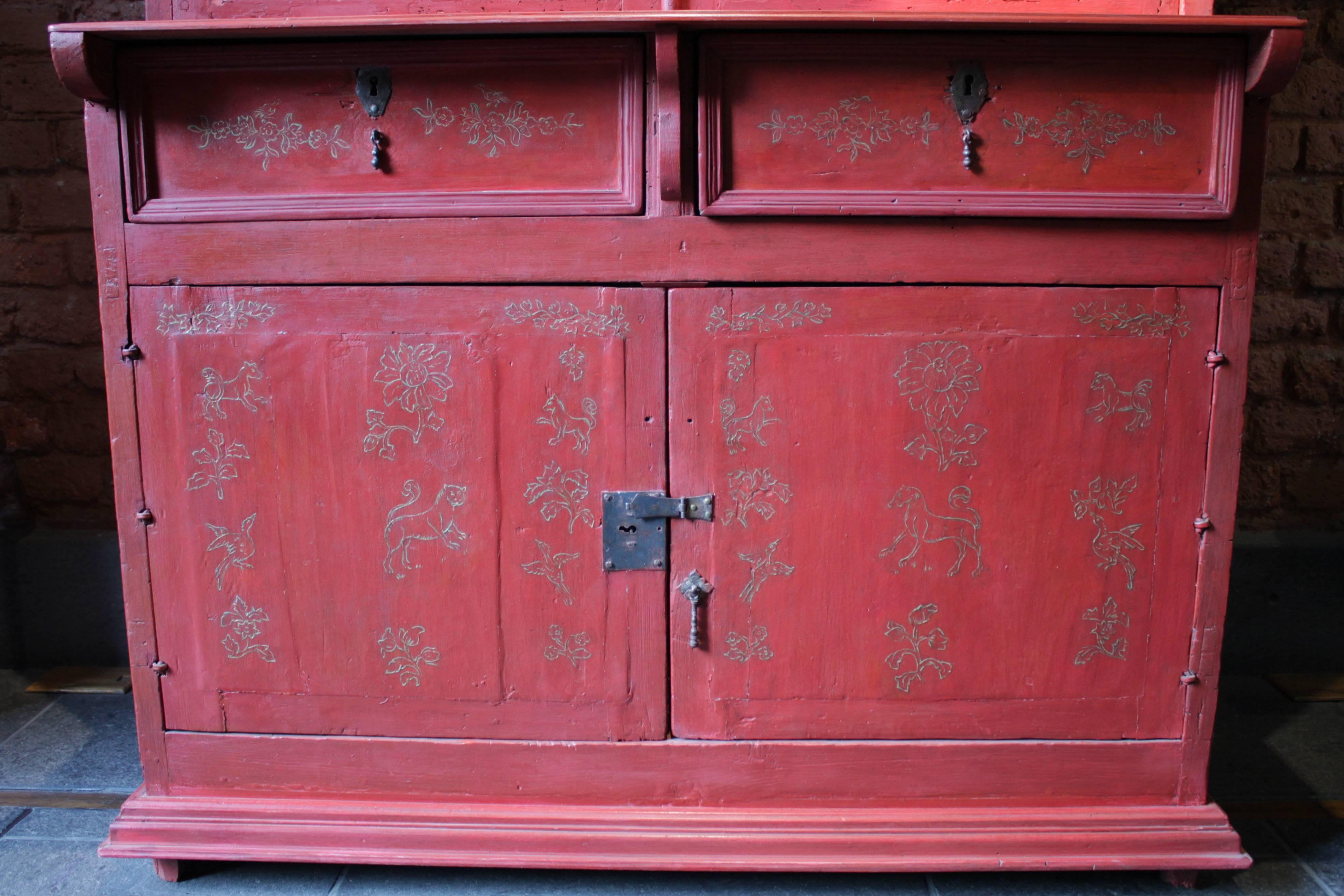 Cèdre Cabinet rouge en vente