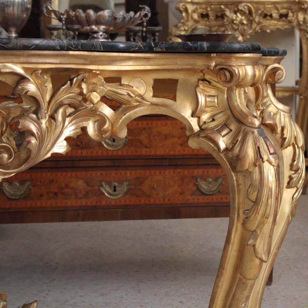 Early 19th Century Italian Gilded Marble-Top Console Tables For Sale 2