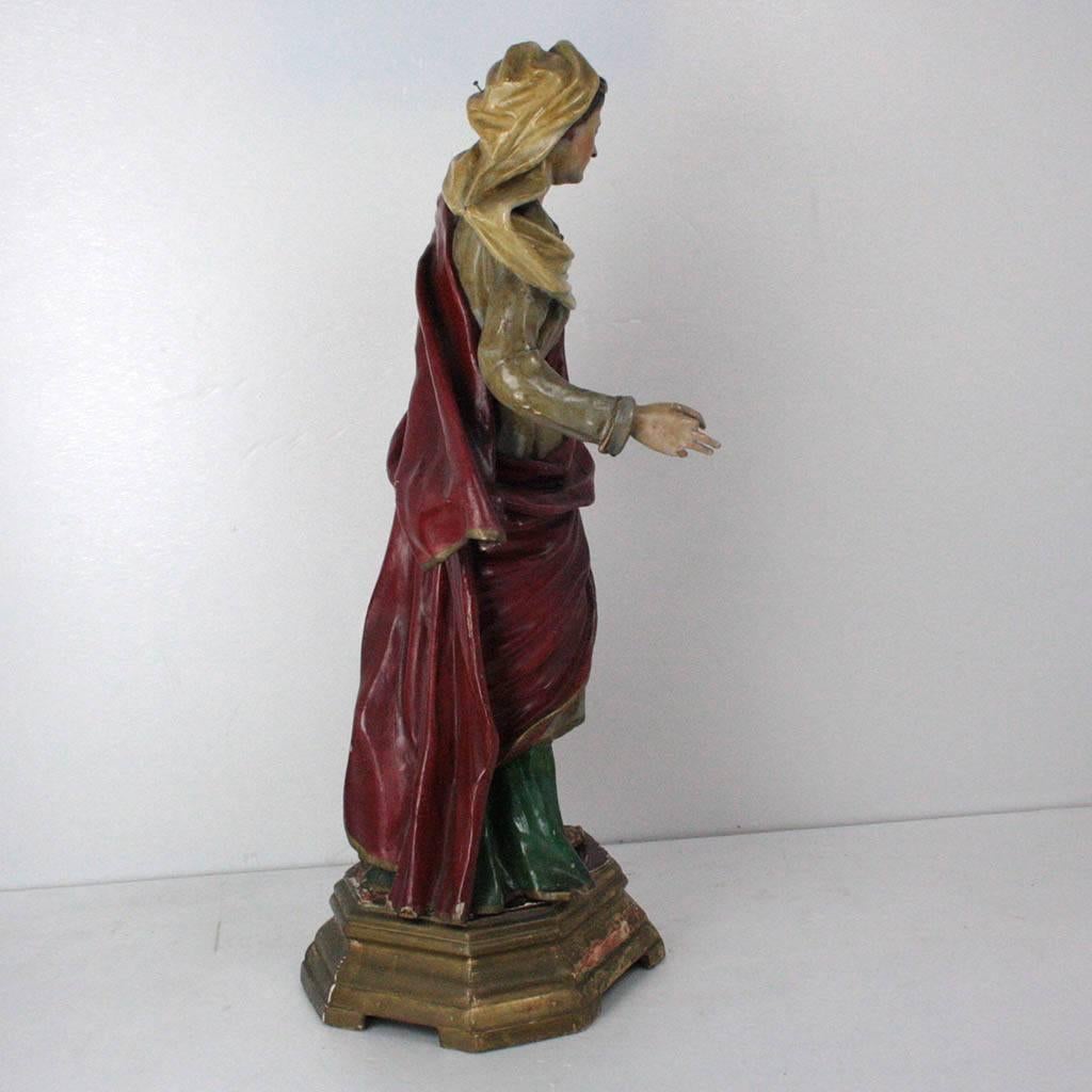  18th Century Old Wooden Saint Statue on a Gilded Base In Good Condition In Montecorvino Rovella, IT