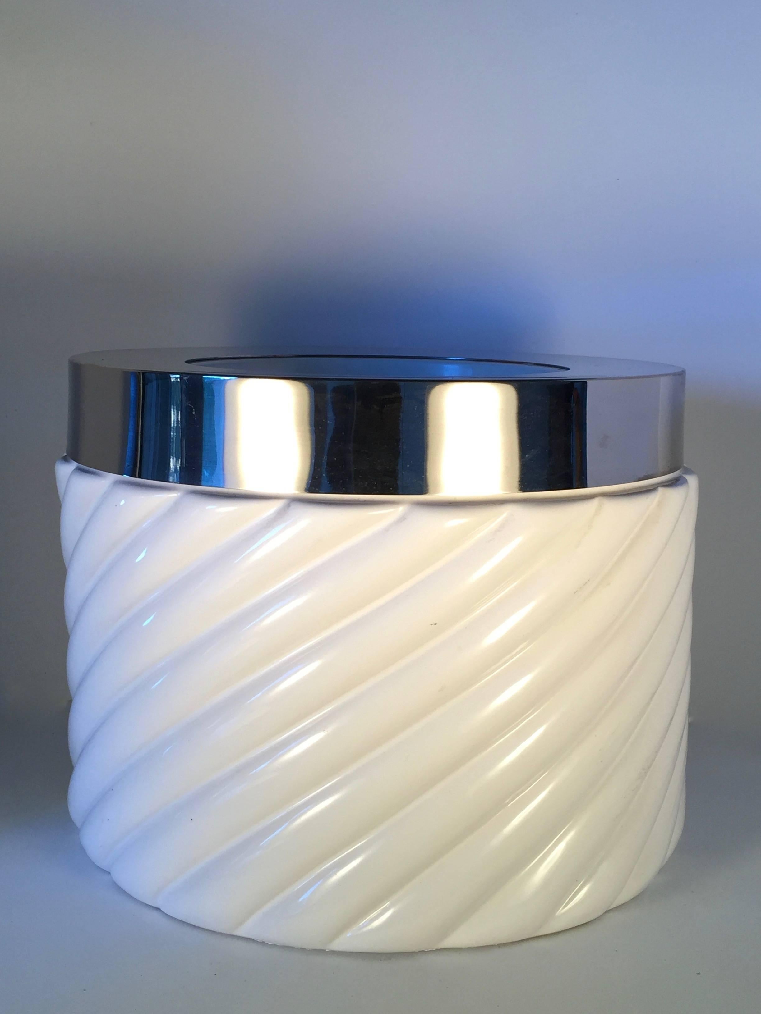 Vintage Tommaso Barbi white ceramic and silver ice bucket. 
1960s Made in Italy. 

This piece is in good vintage condition. Please notice this item is large and heavy weight.

An amazing and seldom piece in this condition.