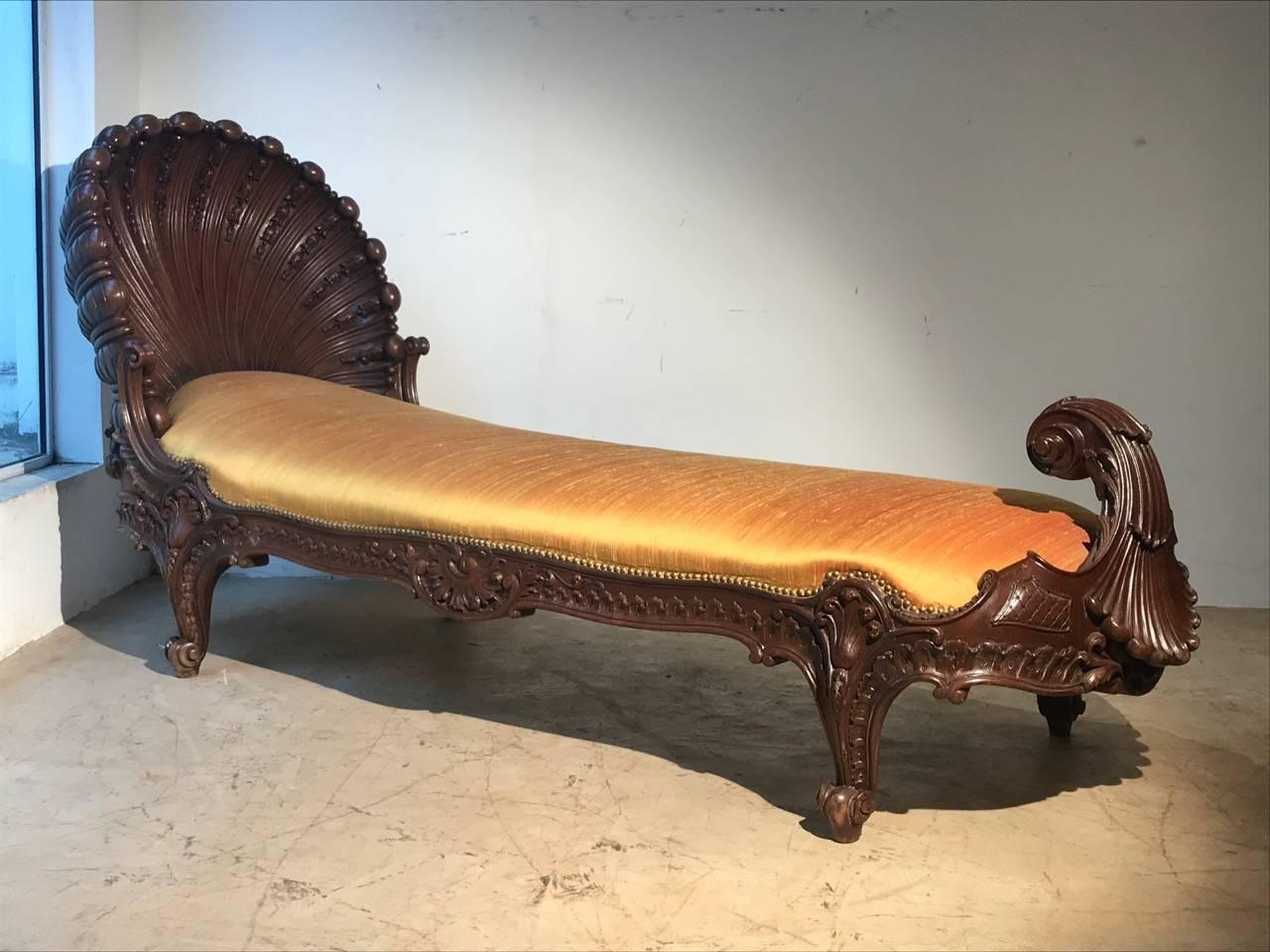 This recamier/daybed was conceived and executed with utmost quality and expertise, showing a style that incorporates many influences from the eigtheenth and ninetheenth century. Made of imbuia wood.

As we can notice, this is a very exclusive and