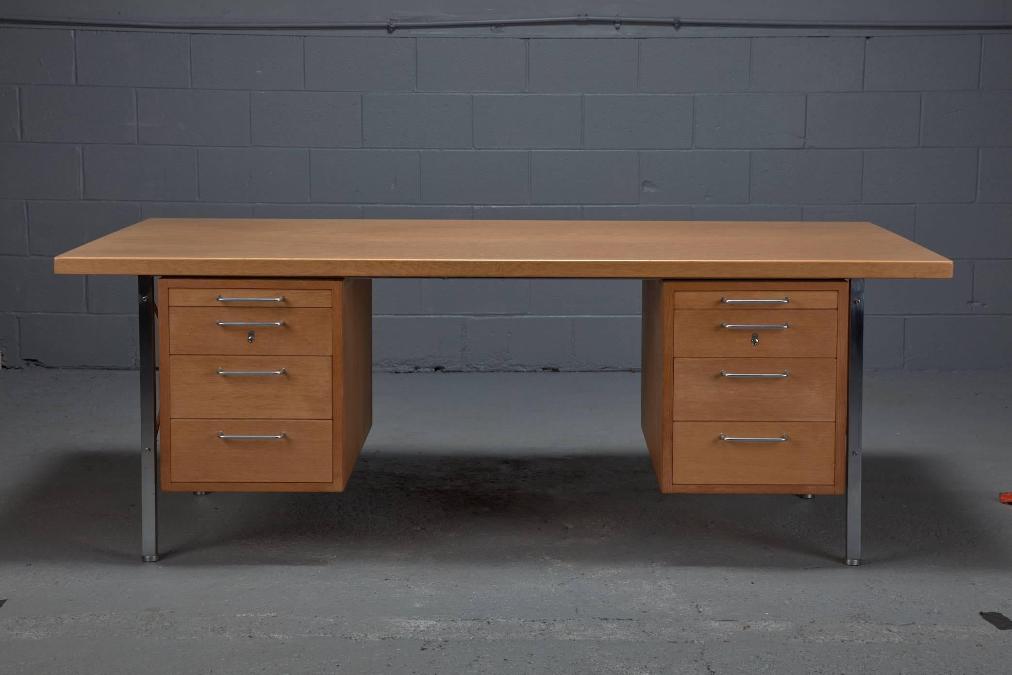 Model A164 Oak Desk by Hans Wegner for Johannes Hansen In Good Condition In Belmont, MA