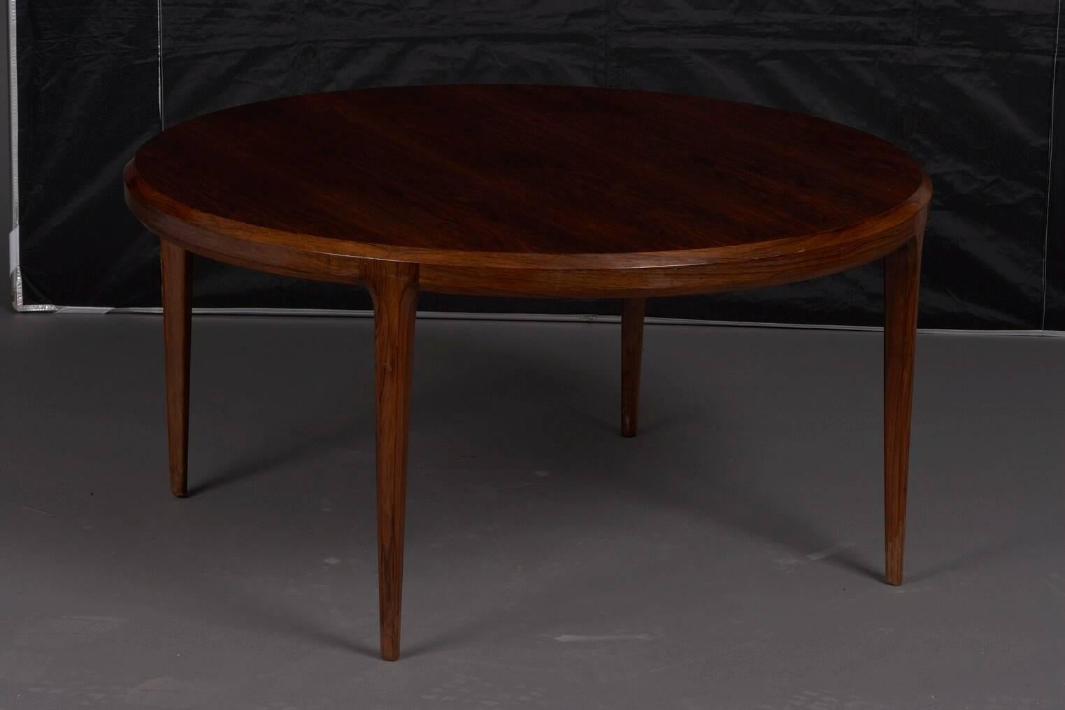 Round Danish Rosewood Coffee Table In Good Condition In Belmont, MA