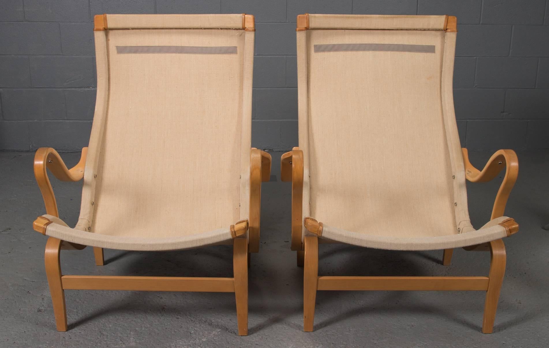 Pair of Pernilla Lounge Chairs in Beech by Bruno Mathsson for DUX In Good Condition In Belmont, MA
