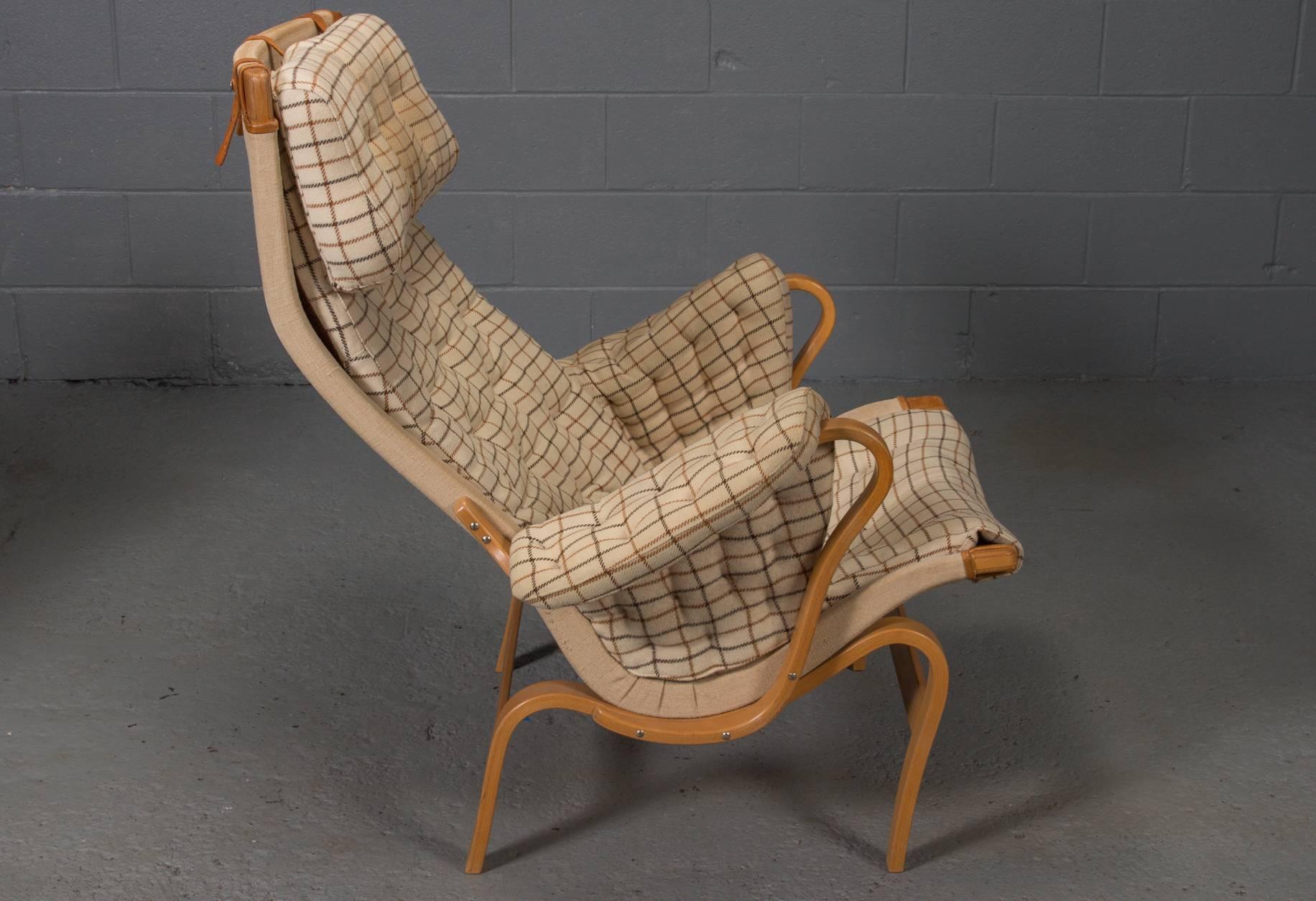 Mid-Century Modern Pair of Pernilla Lounge Chairs in Beech by Bruno Mathsson for DUX