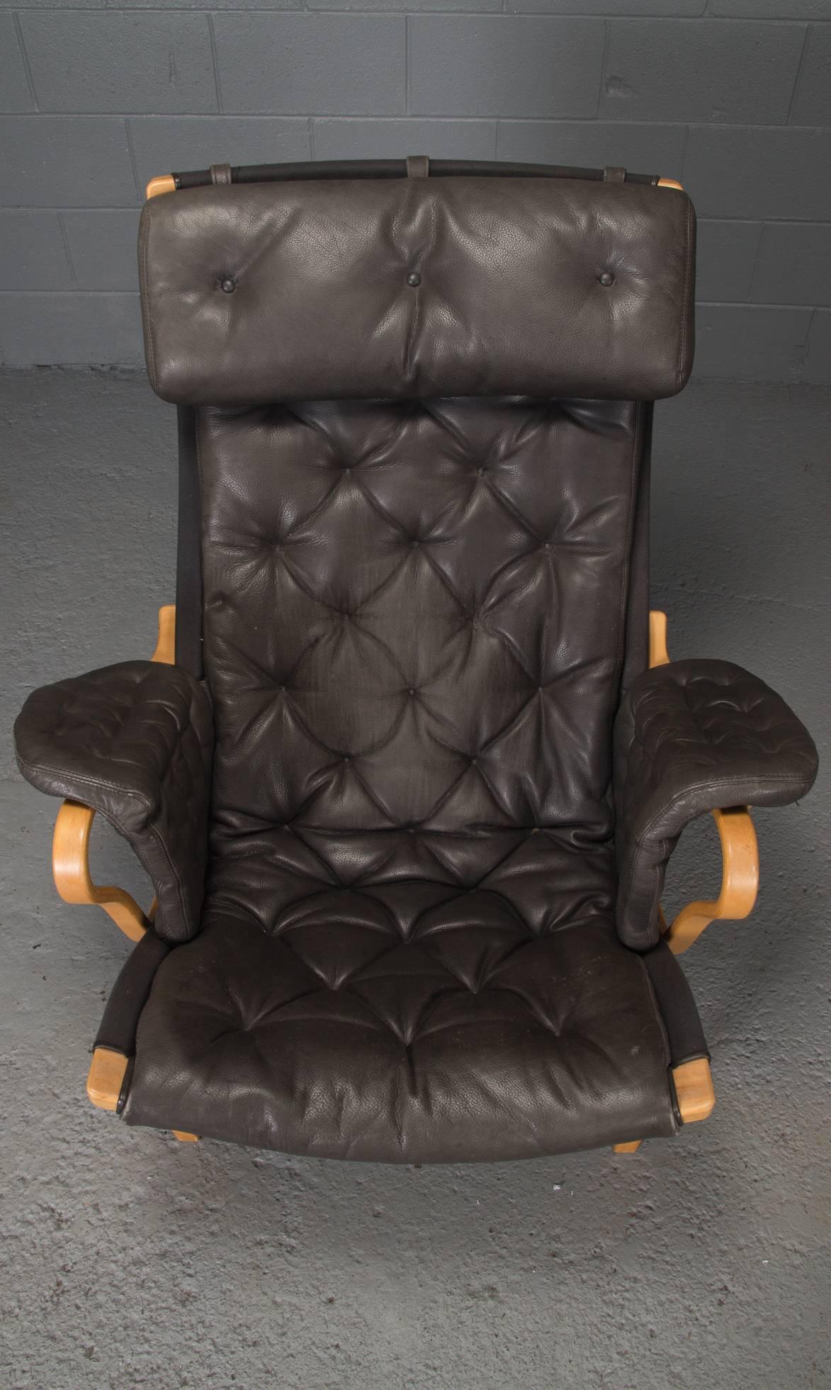 20th Century Pernilla Lounge Chair in Beech and Black Leather by Bruno Mathsson for DUX