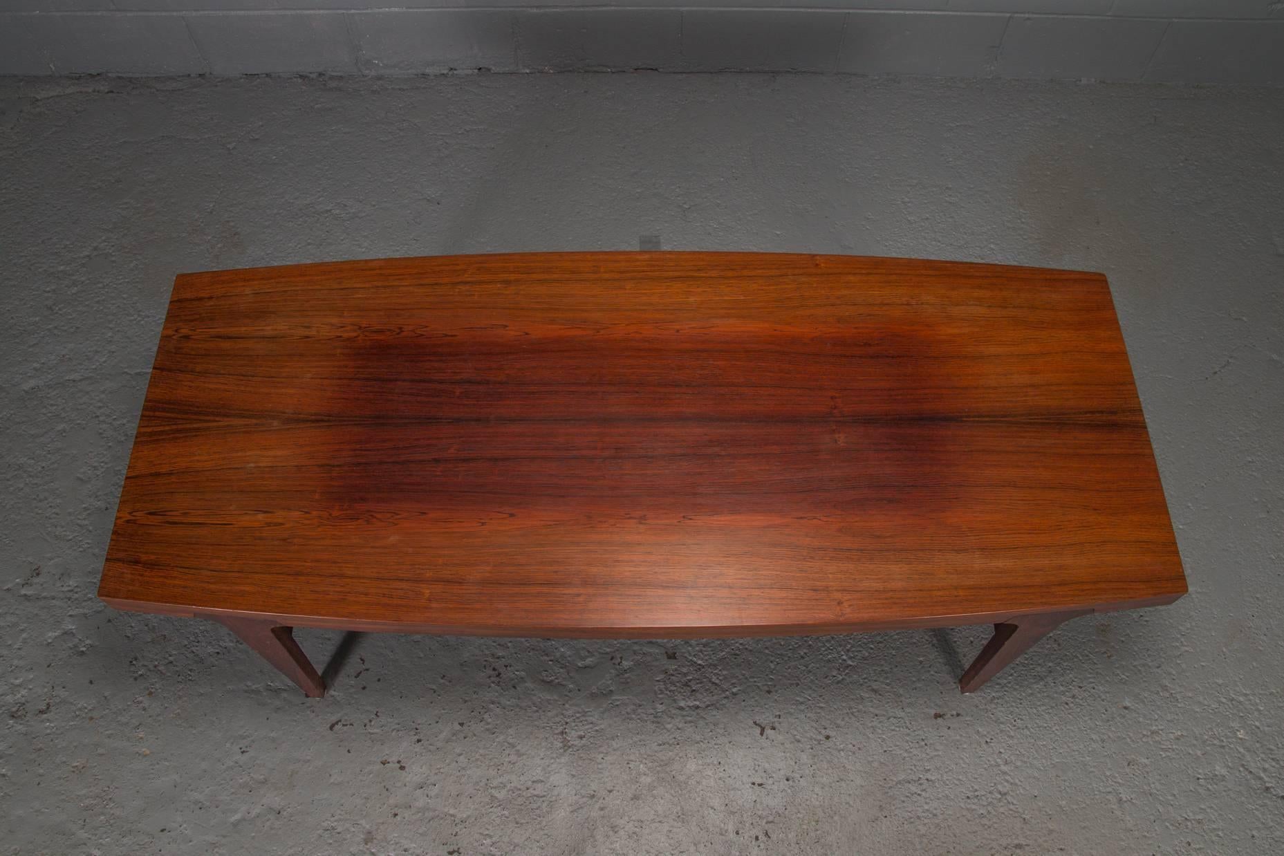 20th Century Mid-Century Danish Modern Rosewood Coffee Table For Sale