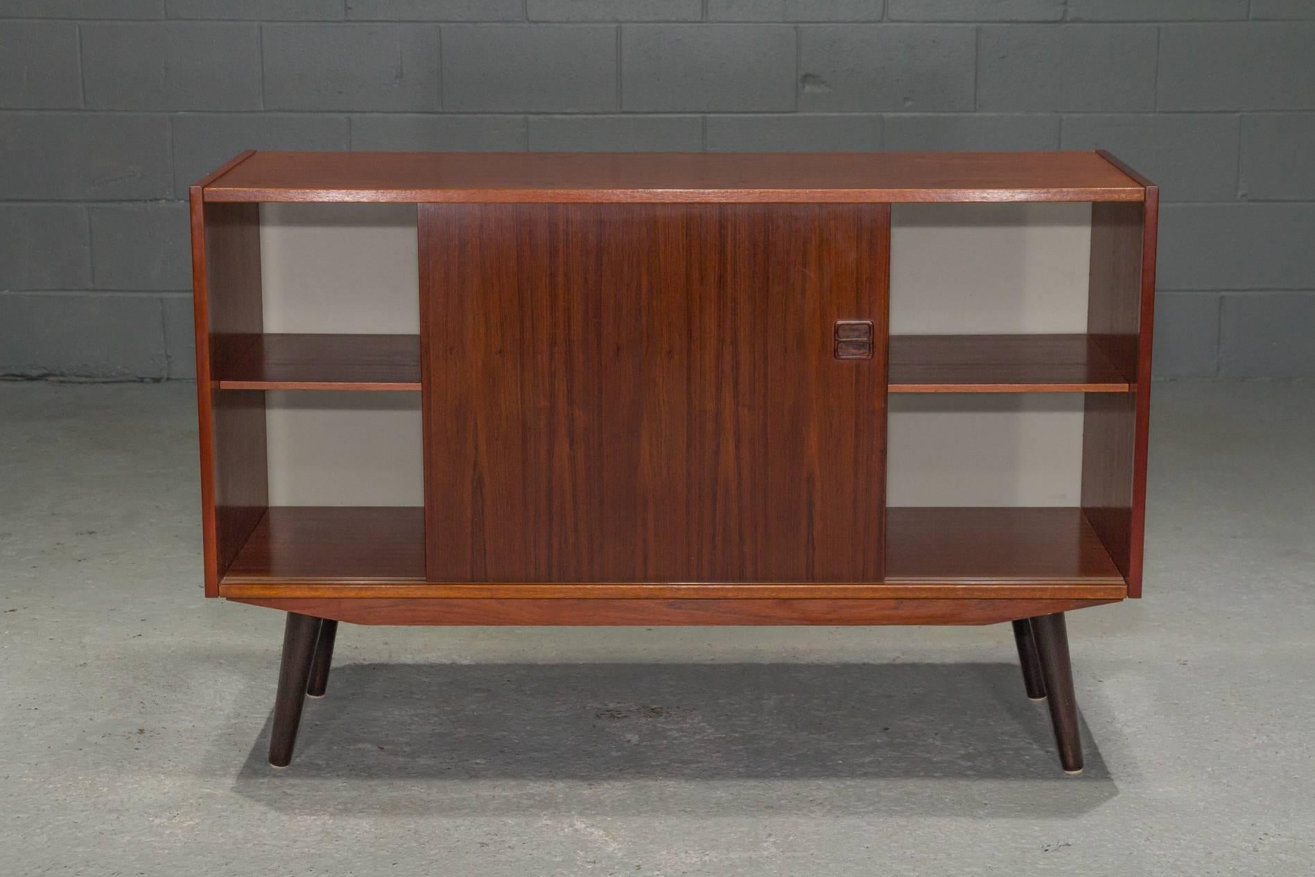 Mid-Century Modern Danish Modern Rosewood Small Two-Door Sideboard / Credenza For Sale