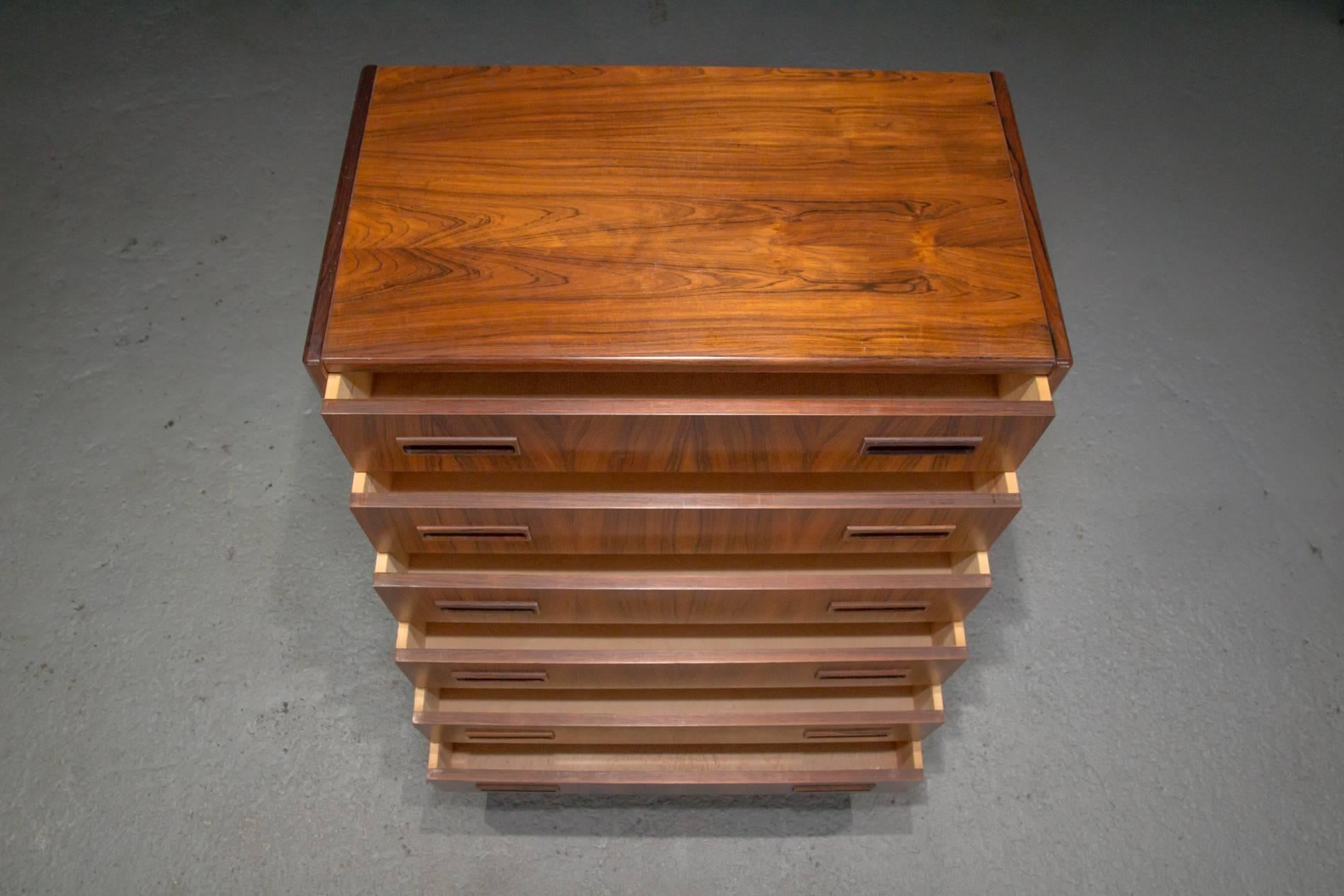 Danish Modern Rosewood Chest of Six Drawers 1