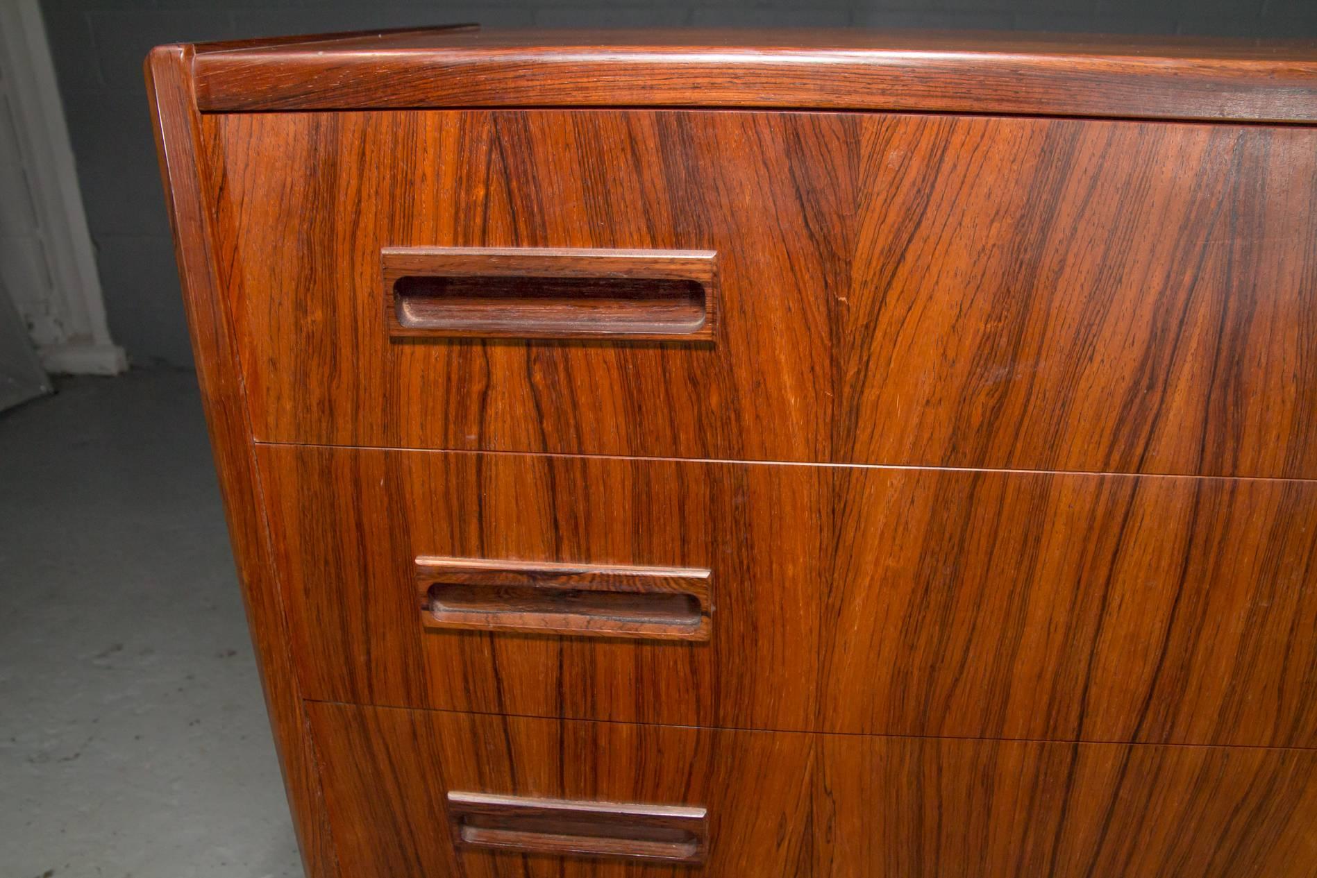 Danish Modern Rosewood Chest of Six Drawers 3