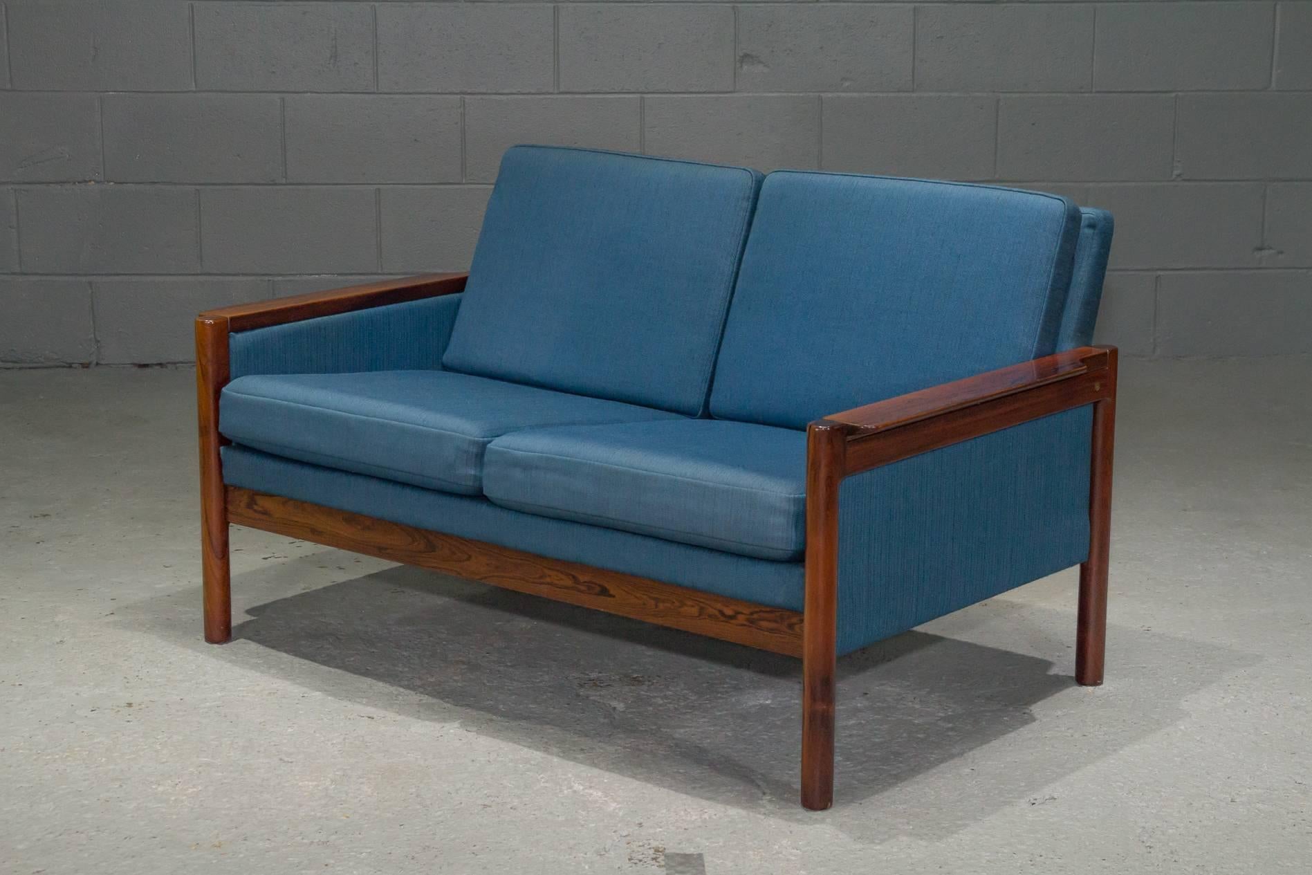Danish Modern Rosewood Settee with Blue Textile For Sale 2