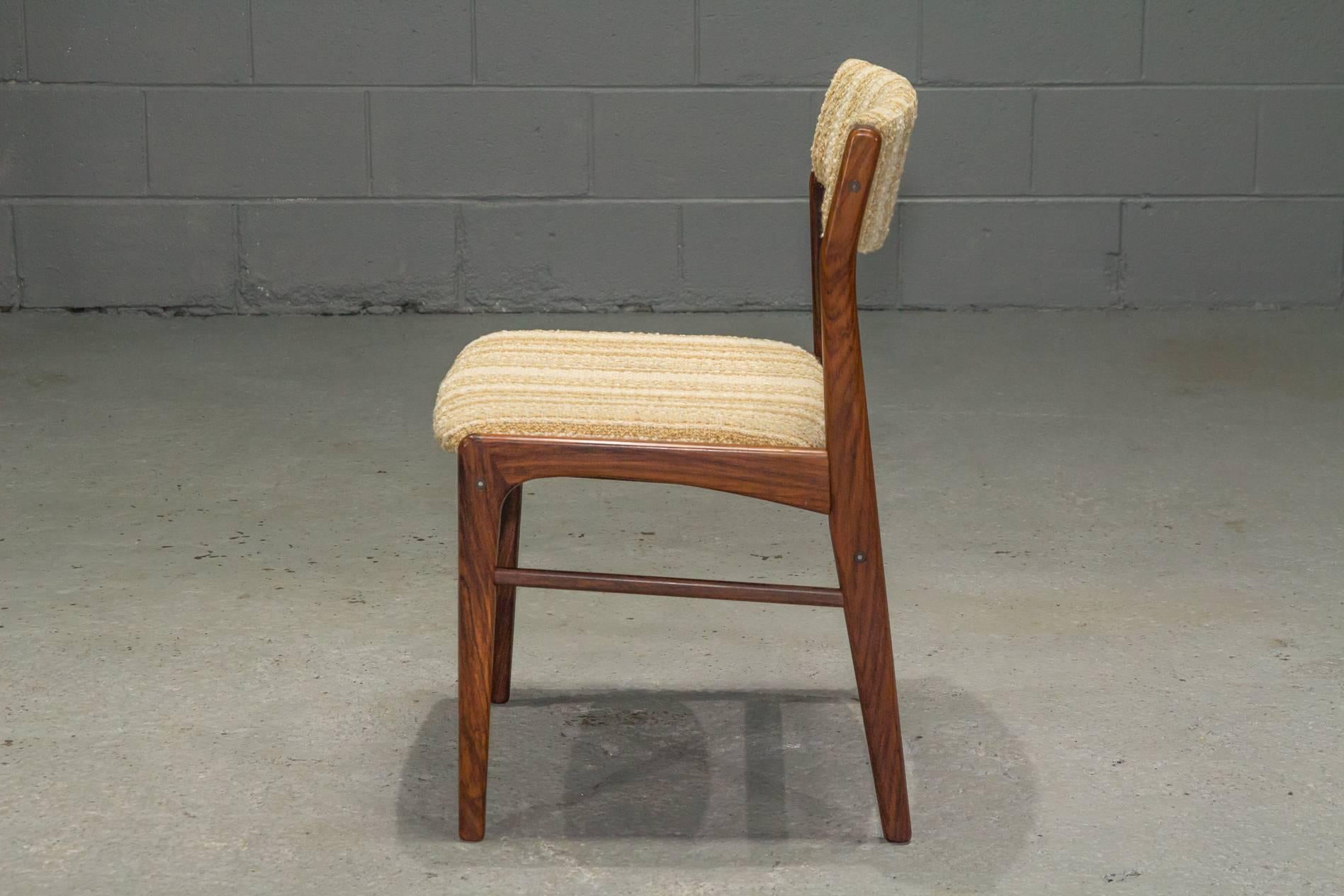 Textile Ensemble de quatre chaises de salle à manger danoises modernes en bois de rose par Thorso Stole en vente