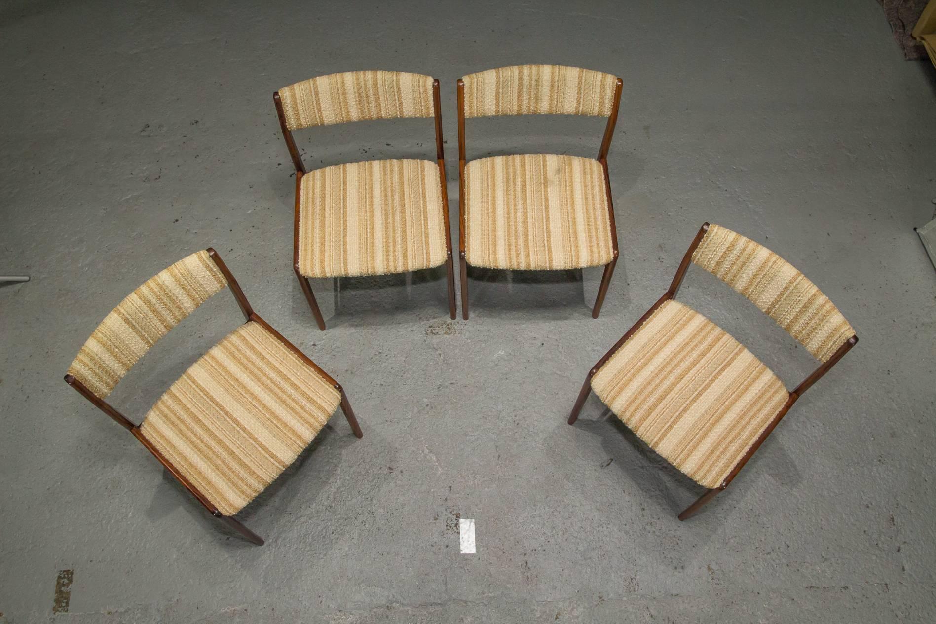 Mid-Century Modern Ensemble de quatre chaises de salle à manger danoises modernes en bois de rose par Thorso Stole en vente