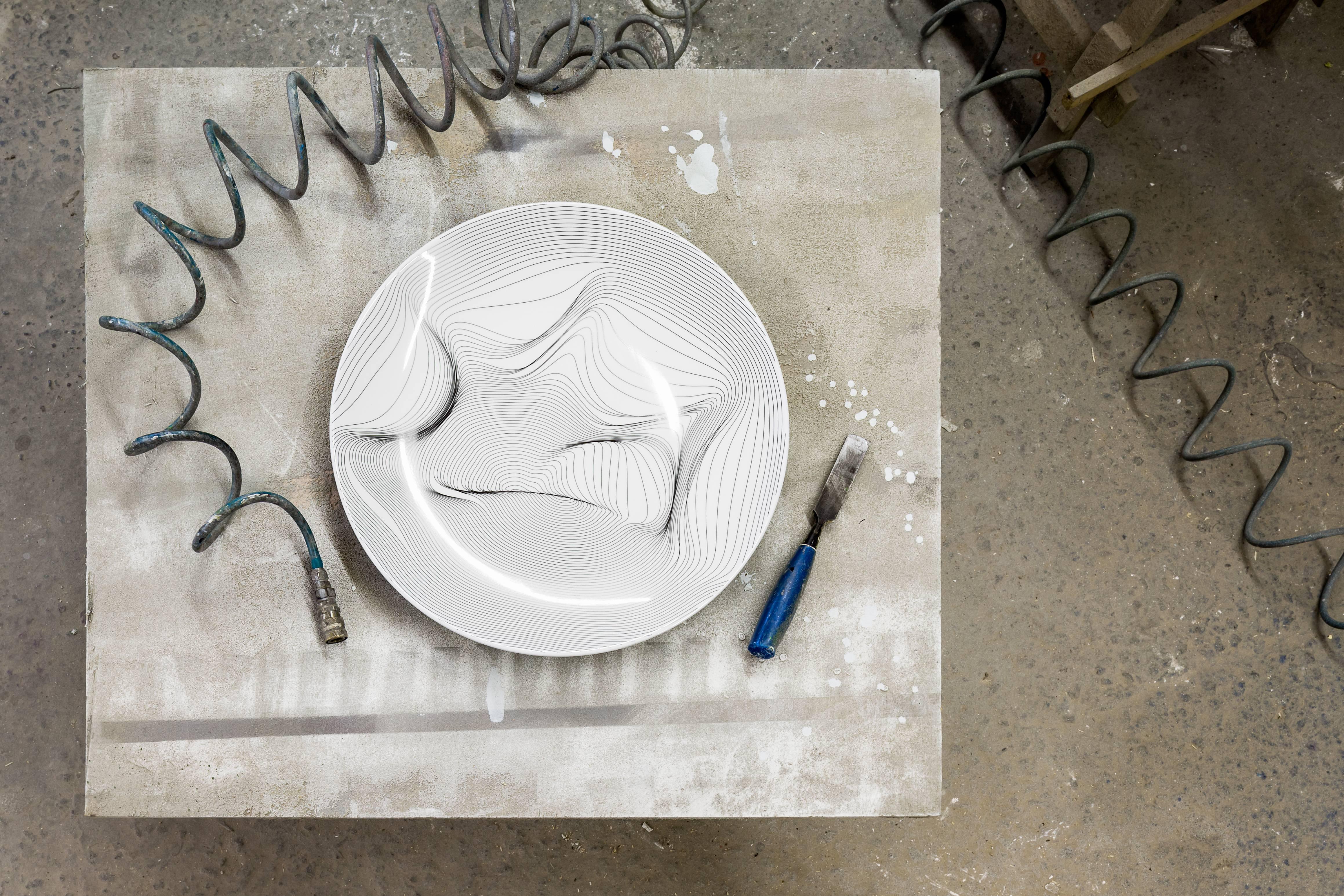 Futurist P.li Platter, White Porcelain, Organic Drawing, Brazilian Design For Sale