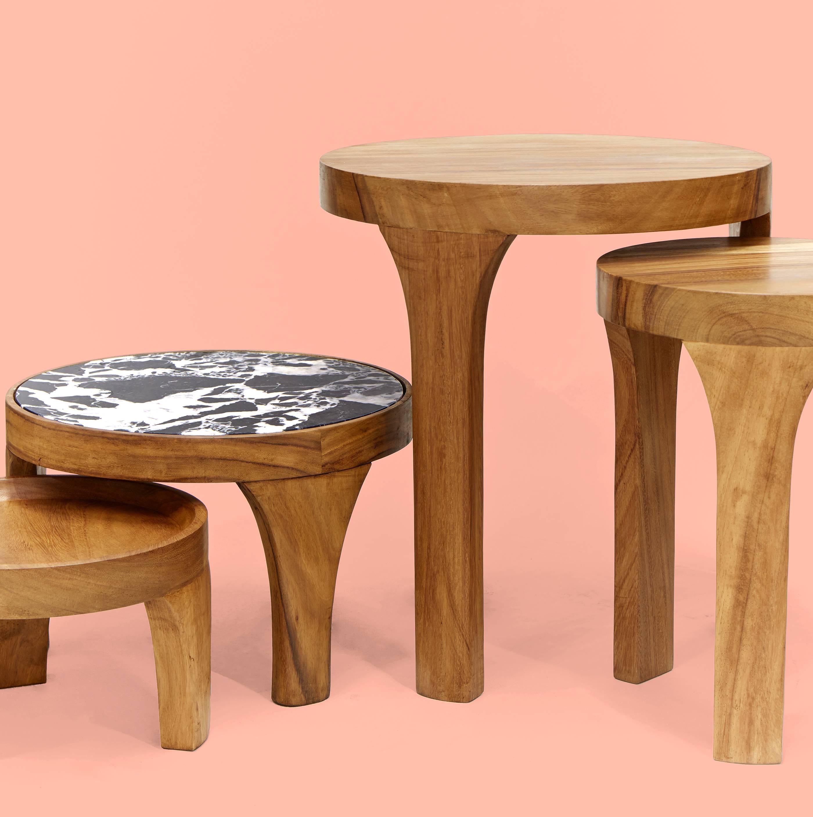 XXIe siècle et contemporain Ensemble de deux tables centrales Marcelo fabriquées à la main, bois de Parota tropical en vente