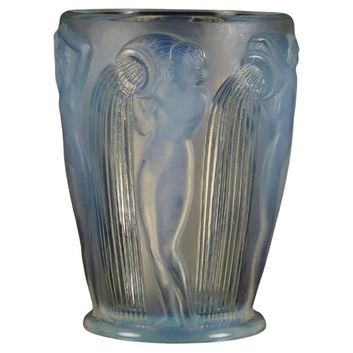Vase "Danaïdes" en verre Art Déco du début du 20ème siècle par René Lalique