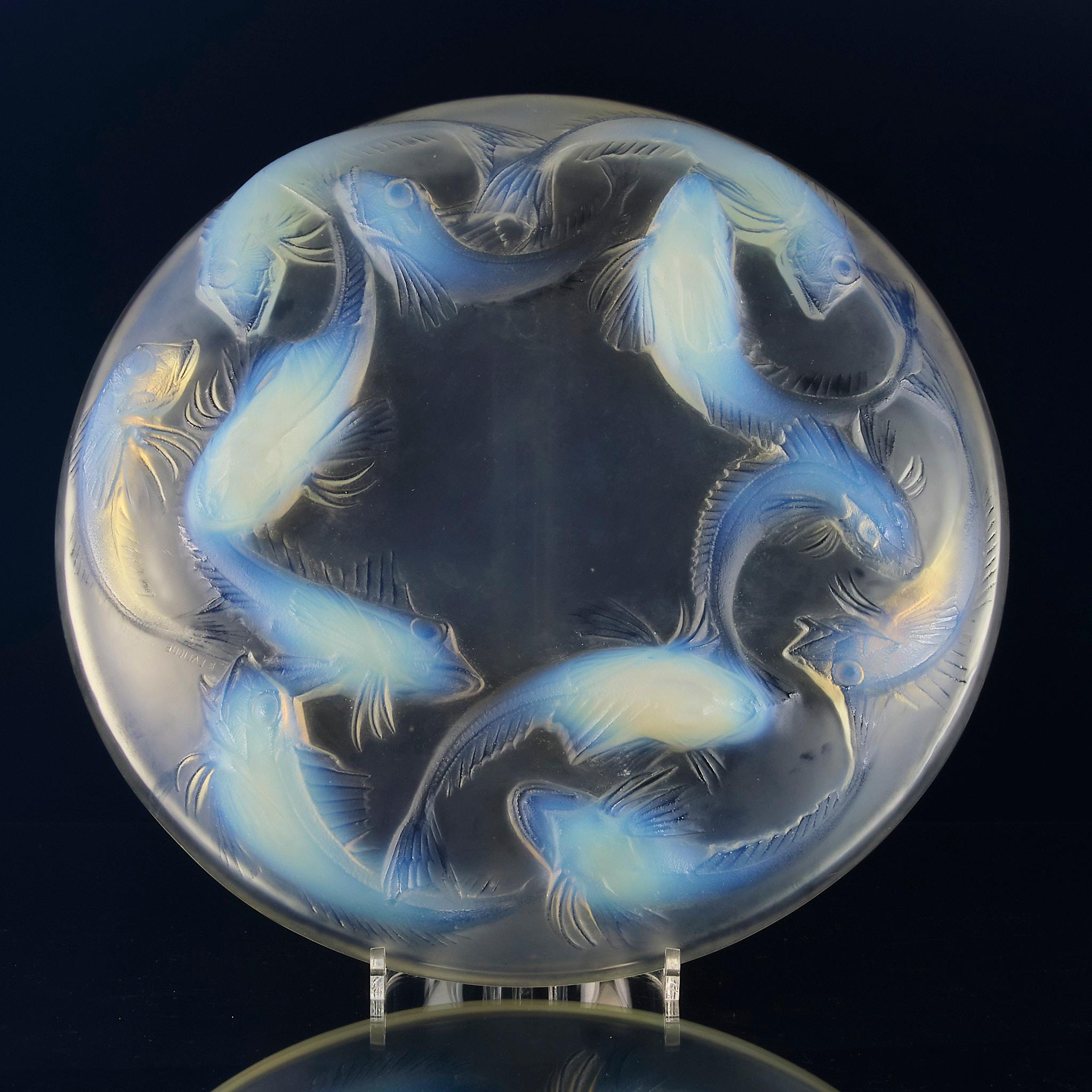 Bandeja Art Déco de cristal opalescente de principios del siglo XX 