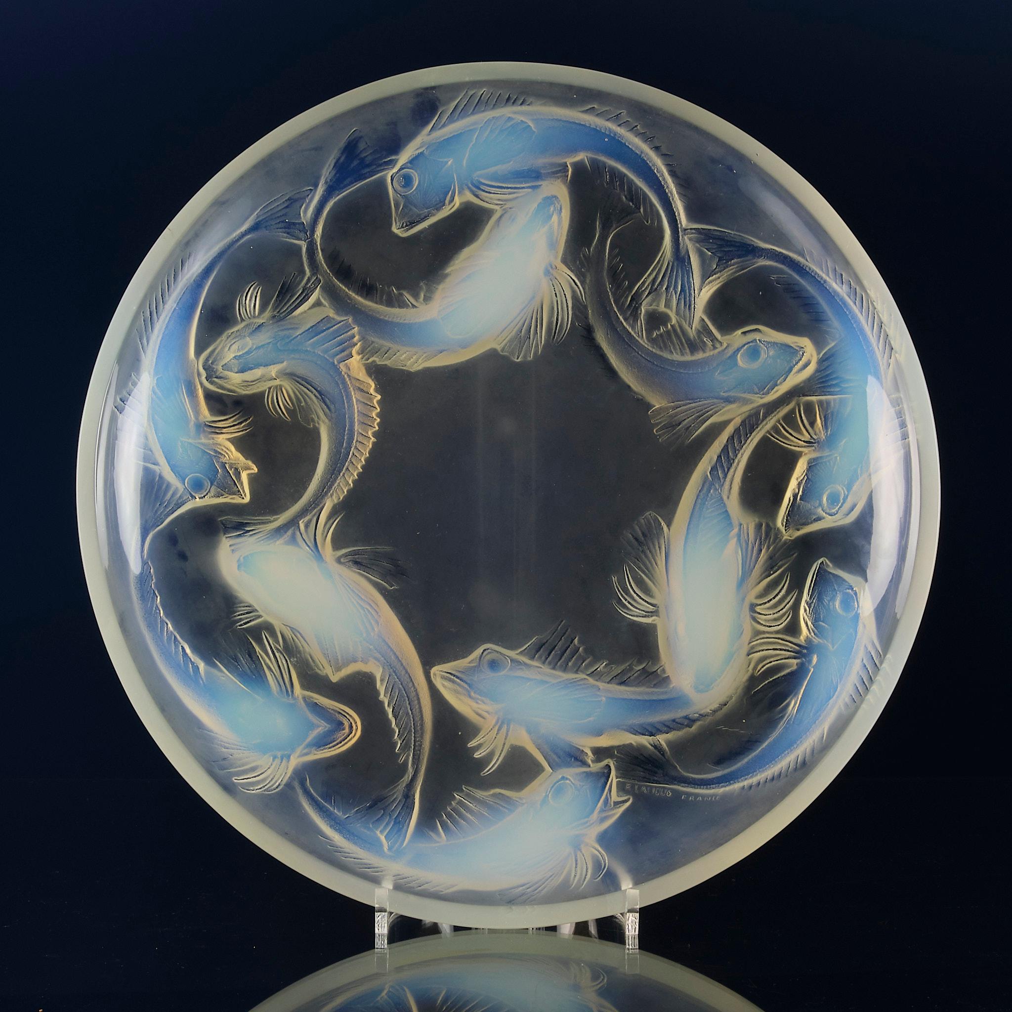 Bandeja Art Déco de cristal opalescente de principios del siglo XX 