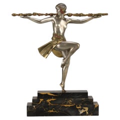 «La bailarina del tirso», de Pierre le Faguays, en bronce pintado en frío de principios del siglo XX