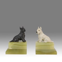 Wiener Bronze-„Terrier-Buchstützen“ aus dem frühen 20. Jahrhundert, um 1900
