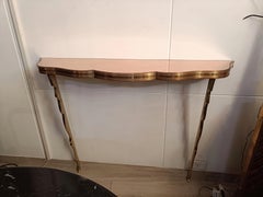 Consolle da Parete in Ottone con Piano in Vetro Rosa, Italia 1940s