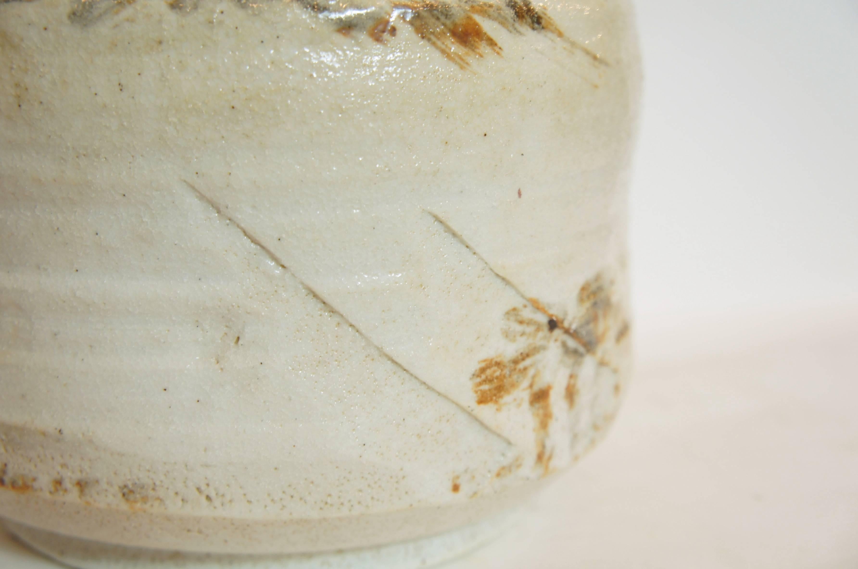 Showa Japanese paysage on White Beige Ceramic  Shino Ware Cachepots, 1950s  For Sale
