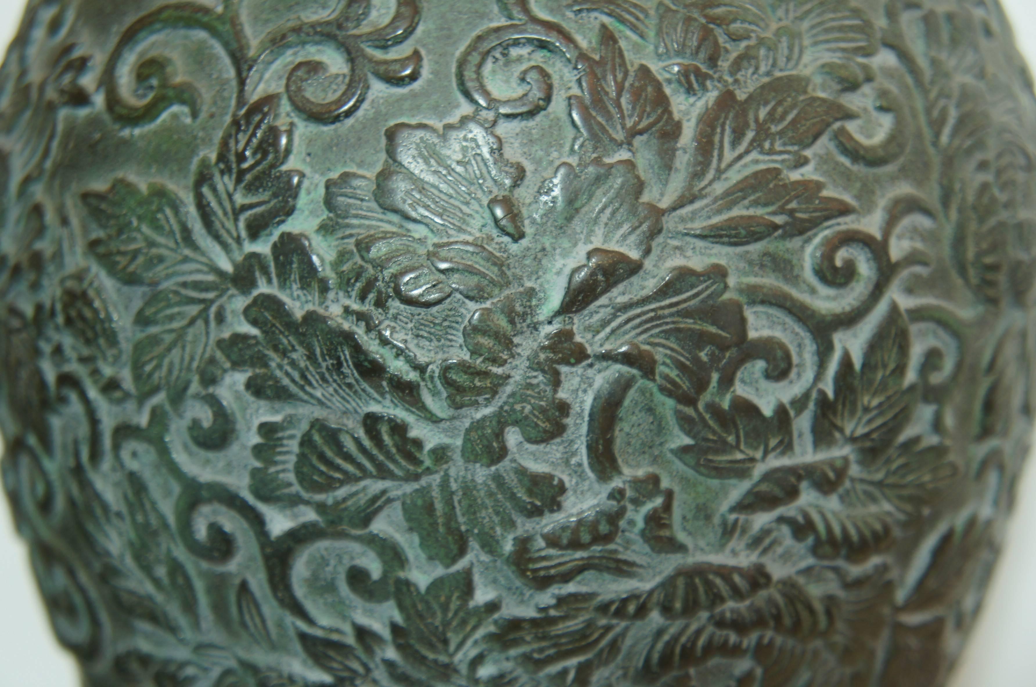 Japanese Floral and Leaf Vine Motife on Bronze Ikebana Vase, 1950s For Sale 3