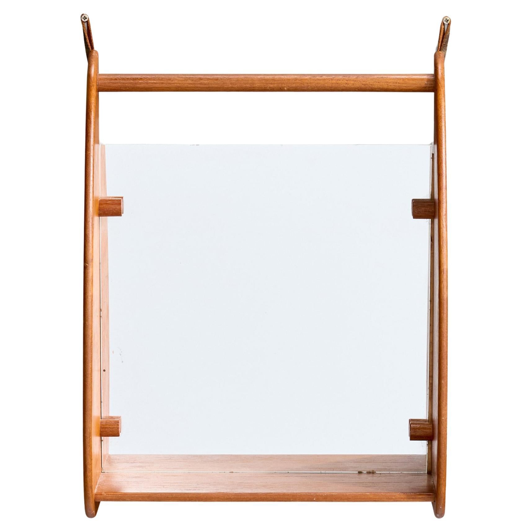 Diseñador danés, espejo de pared con estante, teca, espejo, cuero, Dinamarca, años 50