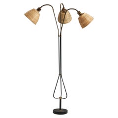 Designer suédois, lampadaire réglable, laiton, métal, rotin, Suède, années 1950