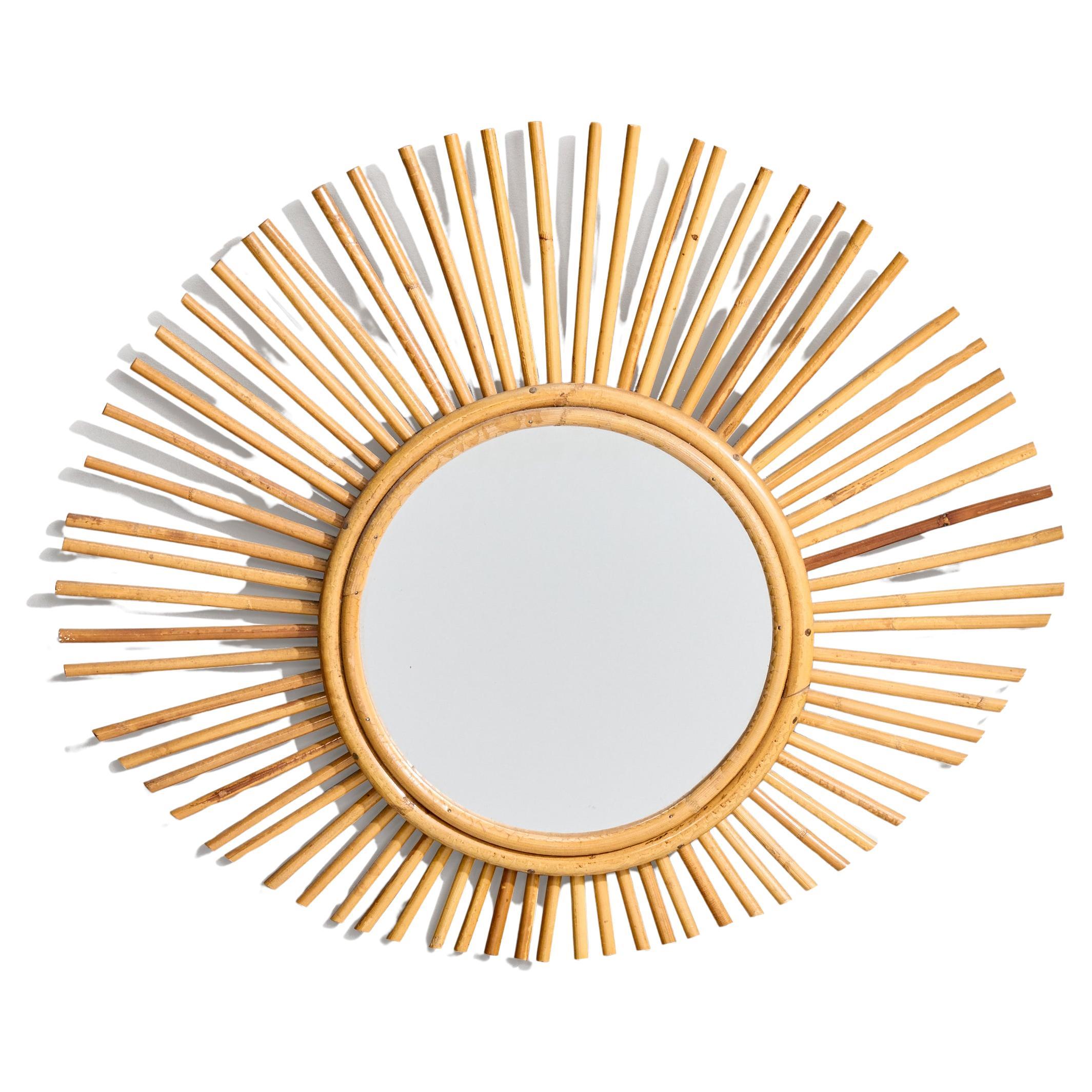 Diseñador italiano, Espejo de pared, ratán, espejo de cristal, Italia, c. 1960