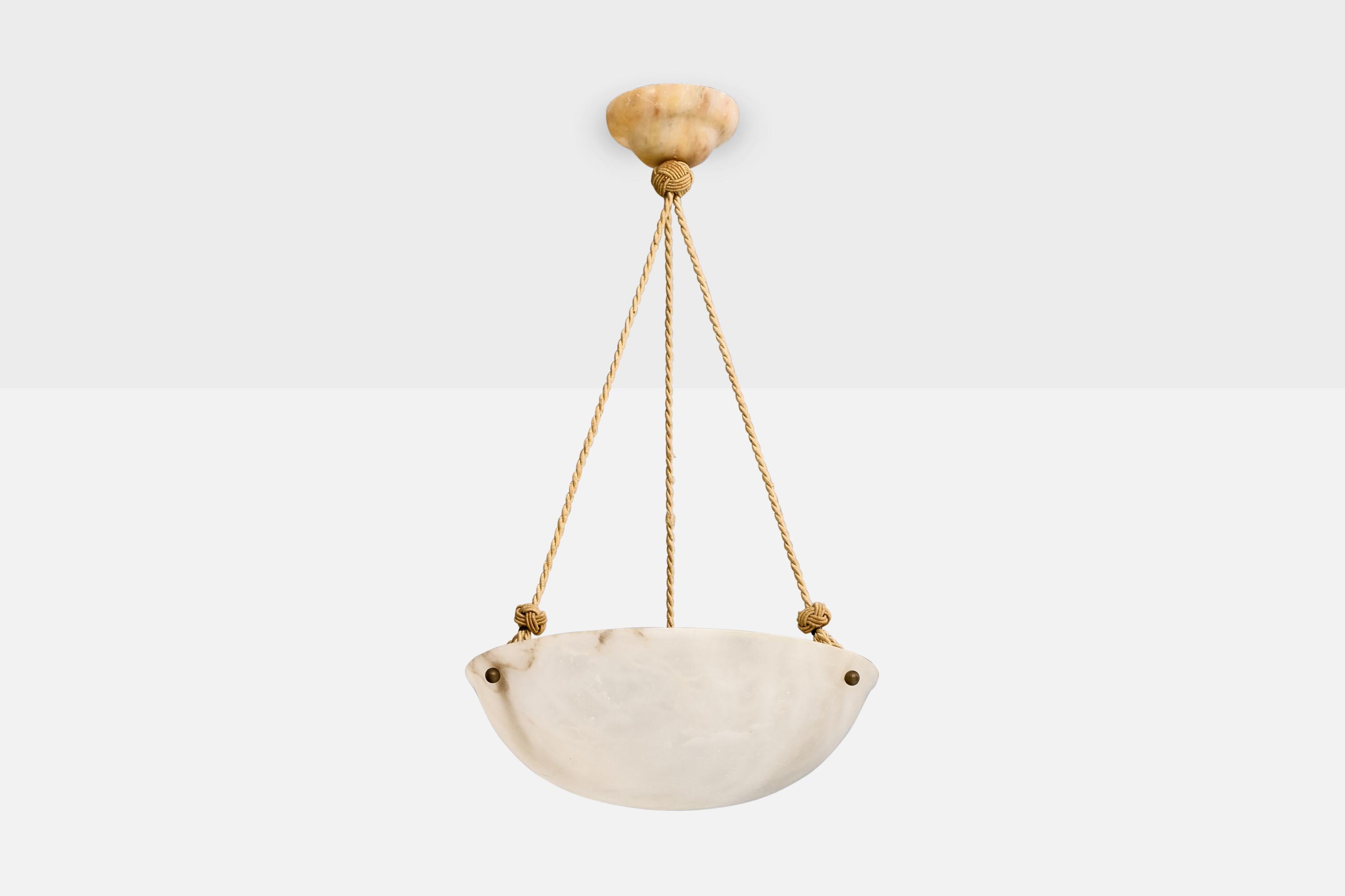 Una lampada a sospensione in corda e alabastro probabilmente progettata e prodotta in Svezia, negli anni '30 circa.

Dimensioni complessive (pollici): 25,0 