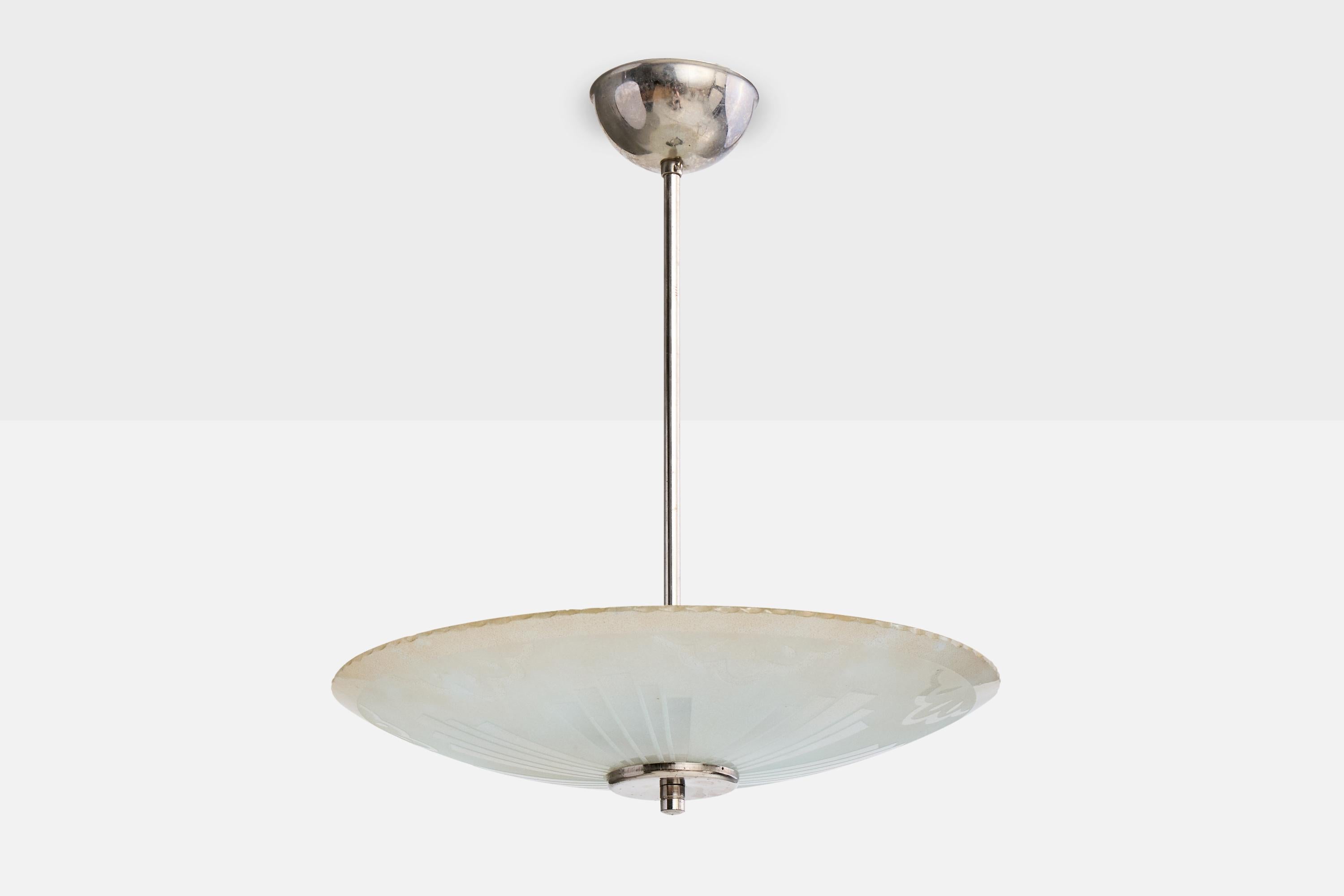 Lampada a sospensione in vetro acidato e metallo nichelato progettata e prodotta in Svezia, negli anni '30 circa.

Dimensioni complessive (pollici): 18,0 