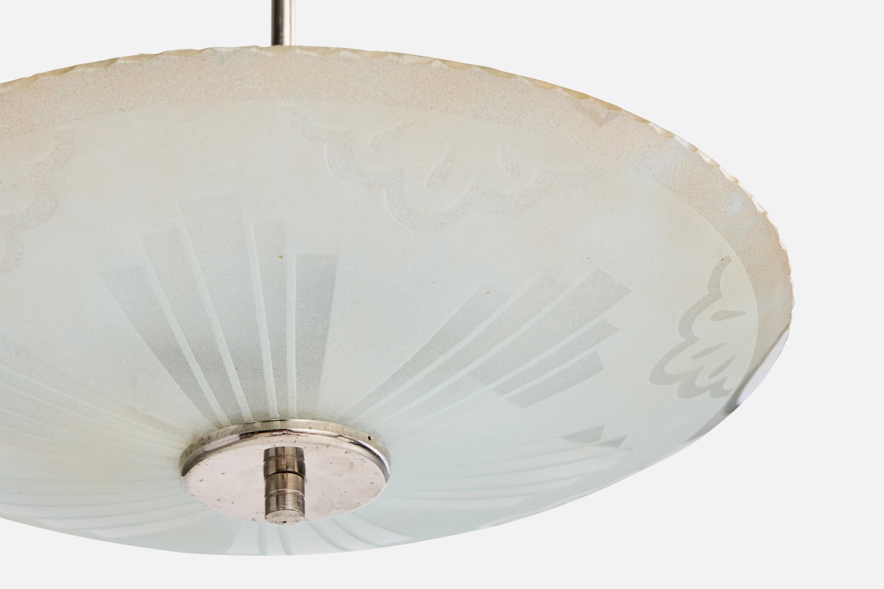 Metà XX secolo Designer svedese, lampada a sospensione, nichel, vetro, Svezia, anni '1930 in vendita