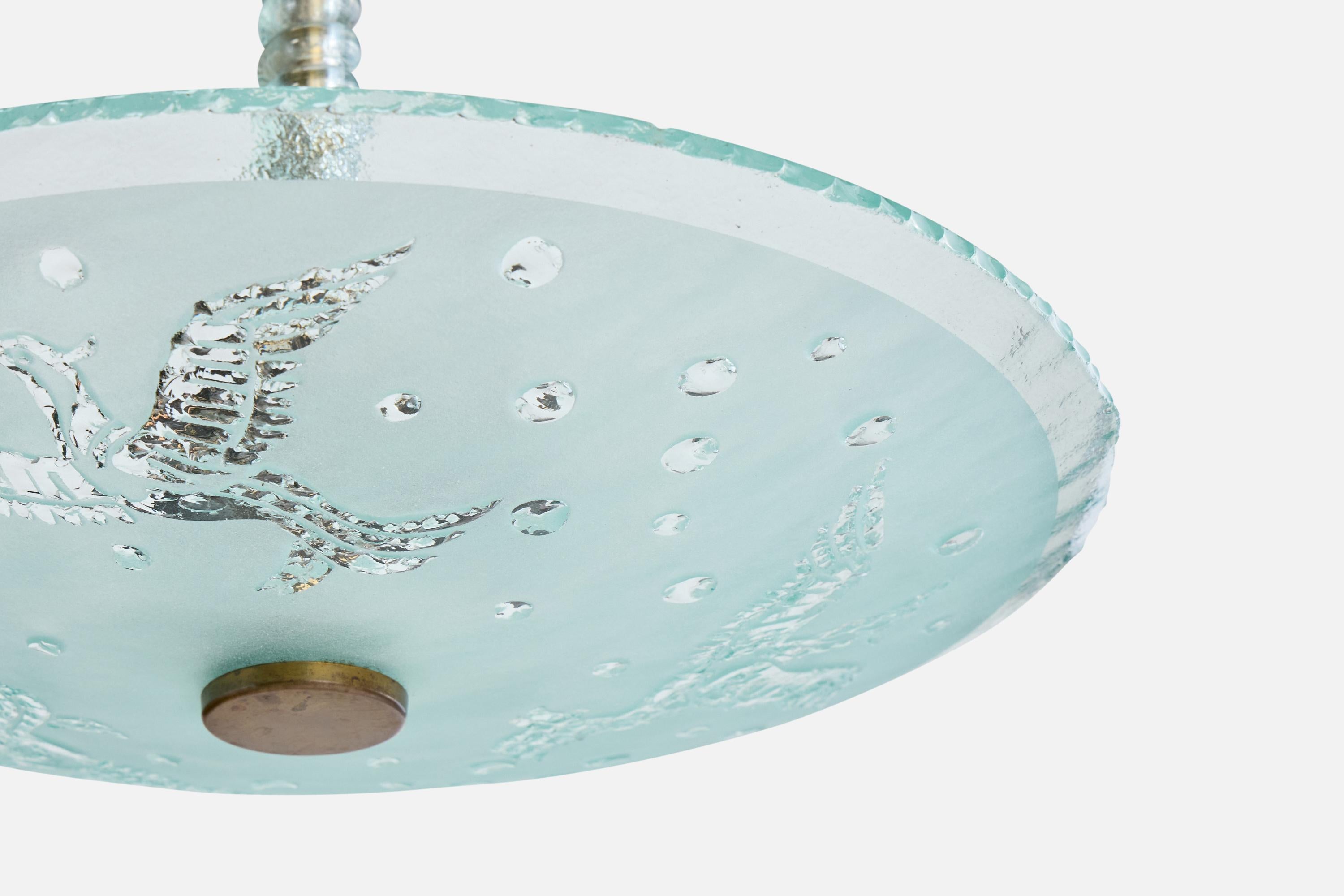 Metà XX secolo Designer svedese, lampada a sospensione, ottone, vetro, Svezia, anni '1940 in vendita