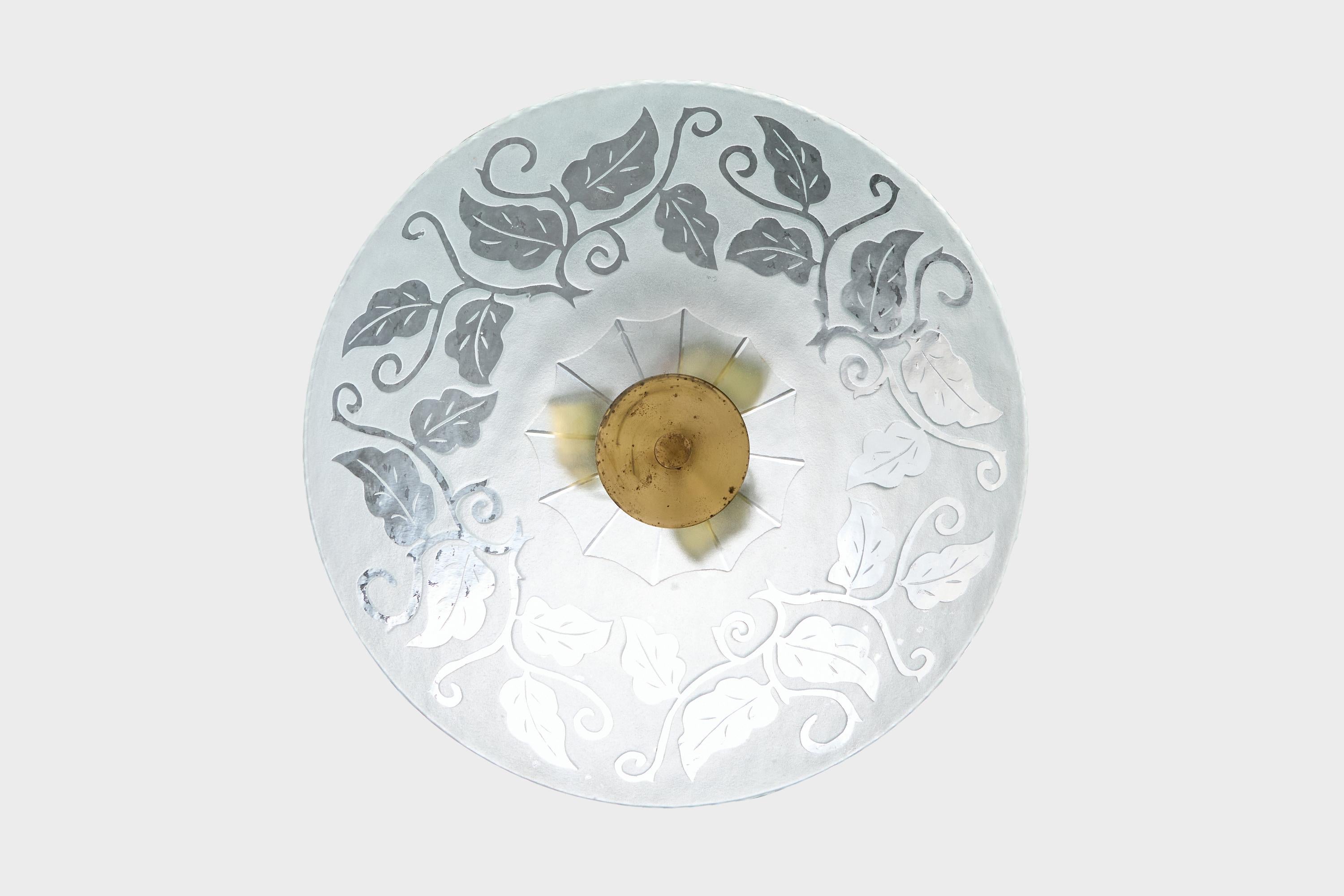 Svedese Designer svedese, lampada a sospensione, vetro, ottone, Svezia, anni '40 in vendita