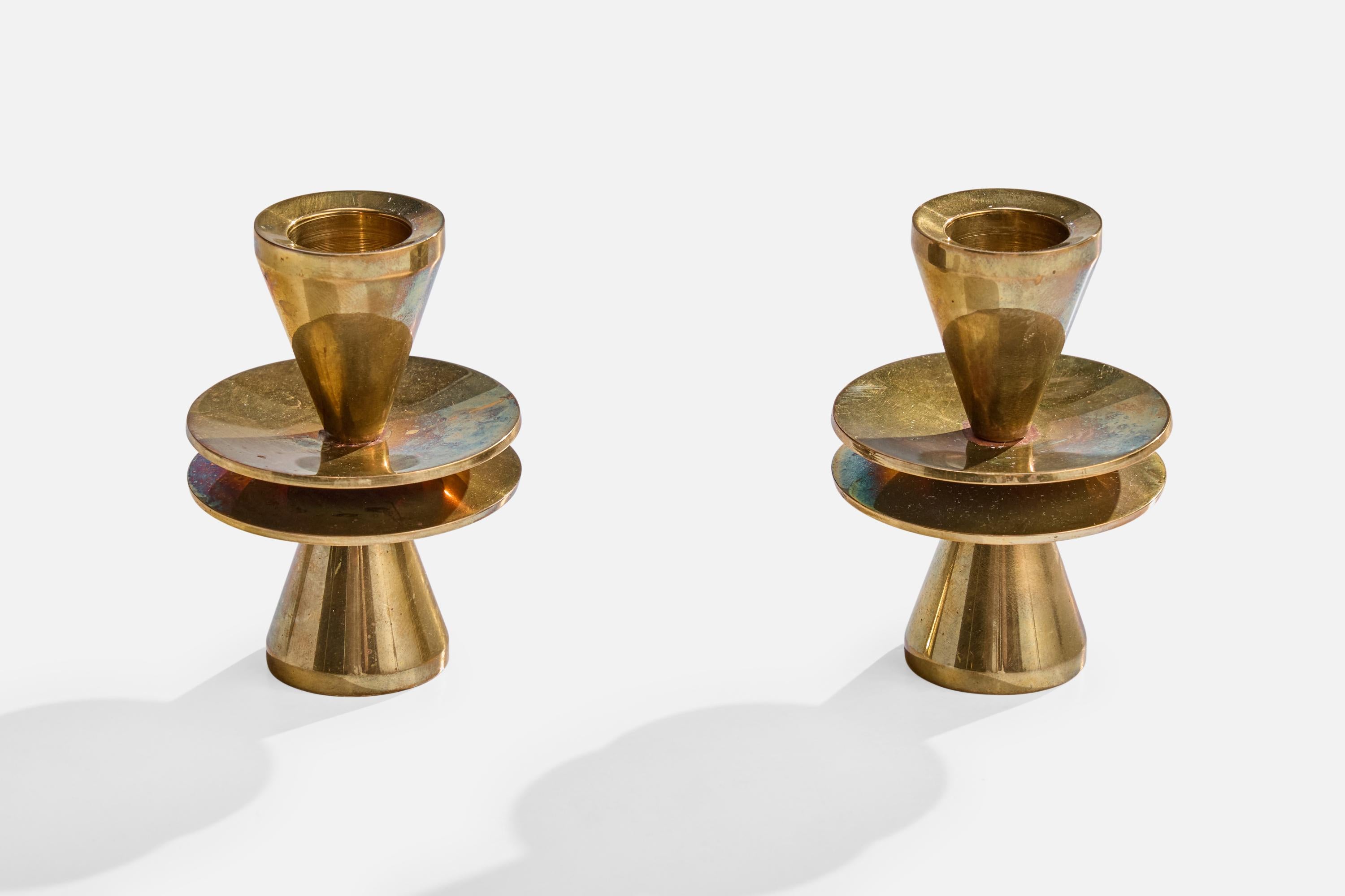 Mid-Century moderno Designer svedese, Candelieri, Ottone, Svezia, anni '1950 in vendita