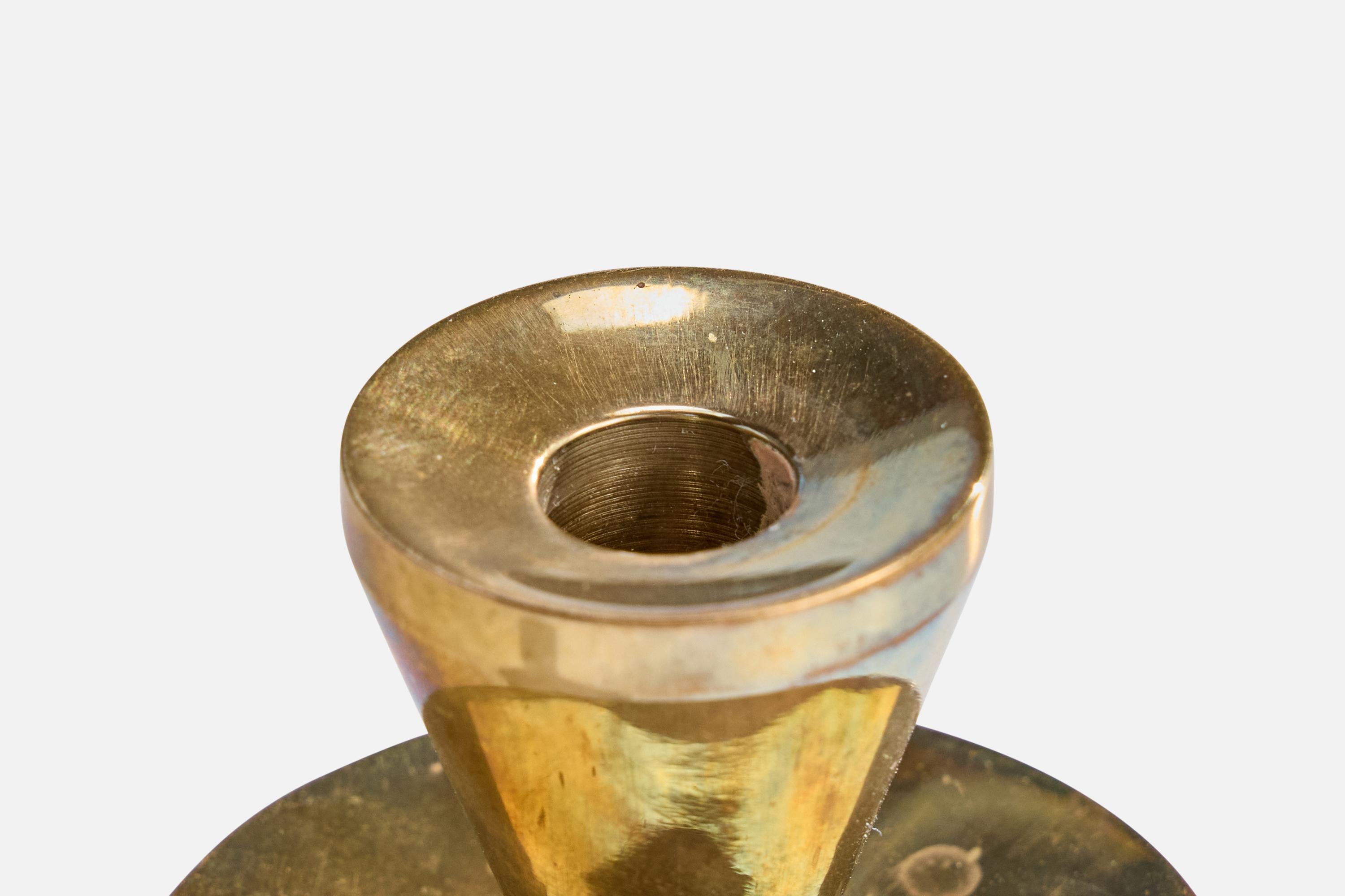 Metà XX secolo Designer svedese, Candelieri, Ottone, Svezia, anni '1950 in vendita