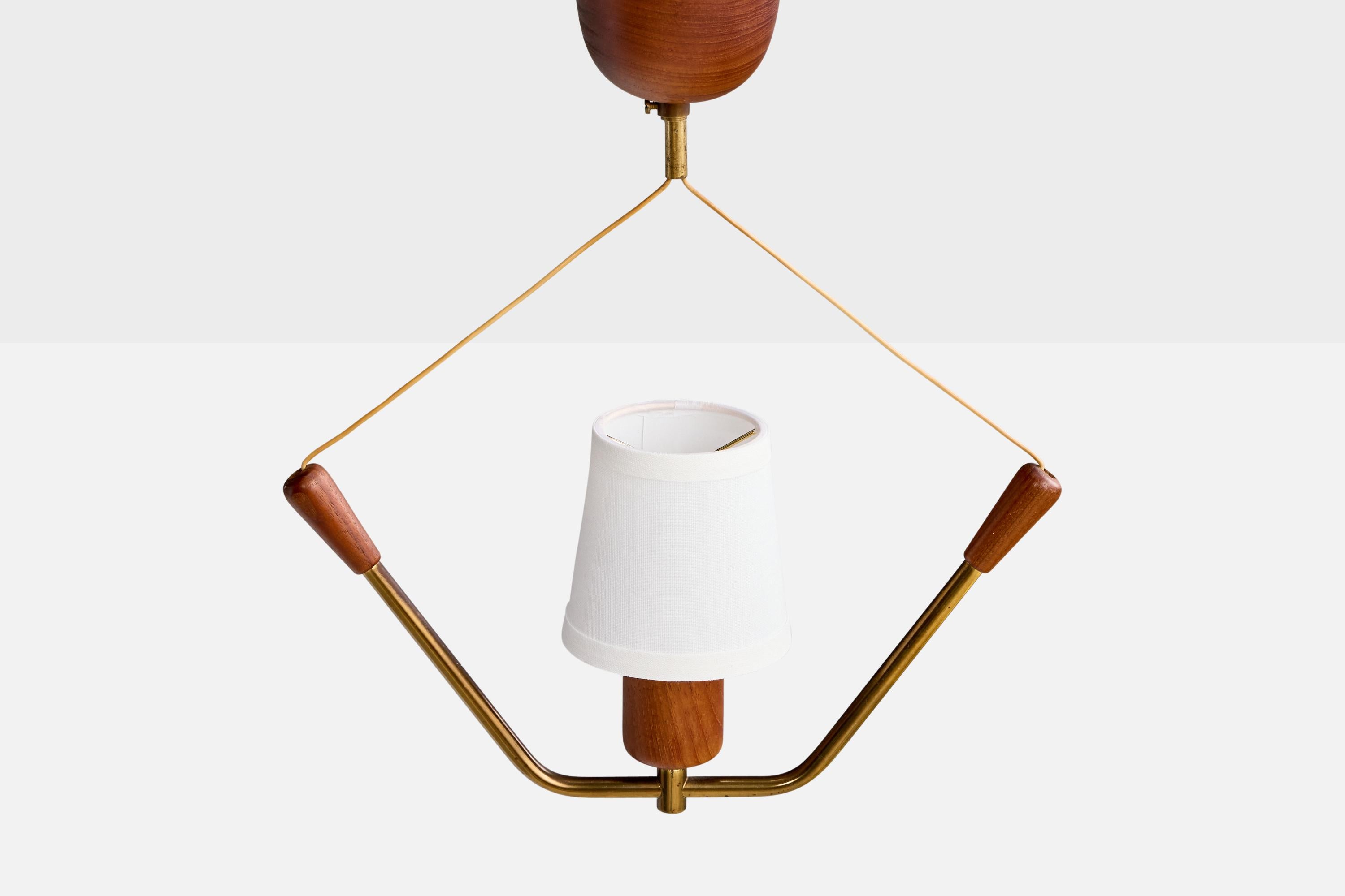 Suédois Design/One, Design-Light, laiton, teck, tissu, Suède, années 1950 en vente