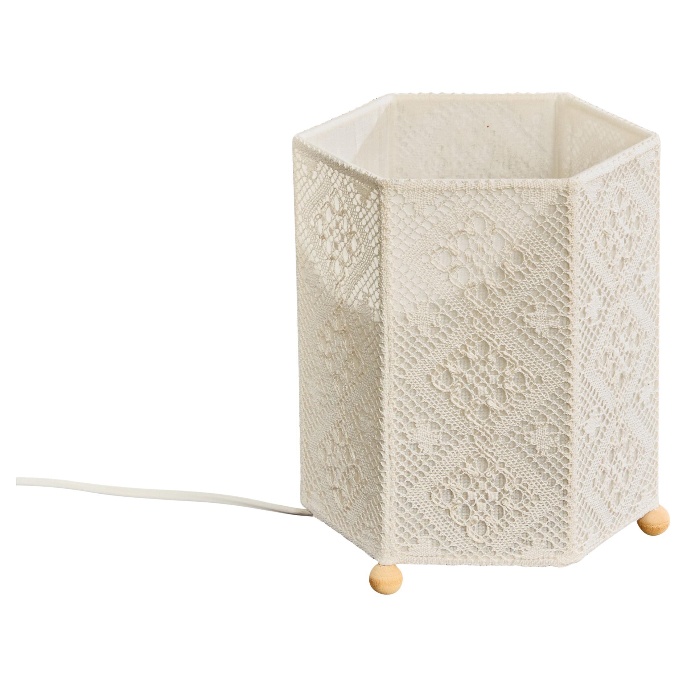 Designer suédois, lampe de table, tissu, Wood, Suède, années 1960 en vente