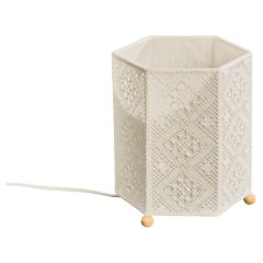 Diseñador sueco, lámpara de mesa, tela, madera, Suecia, años 60